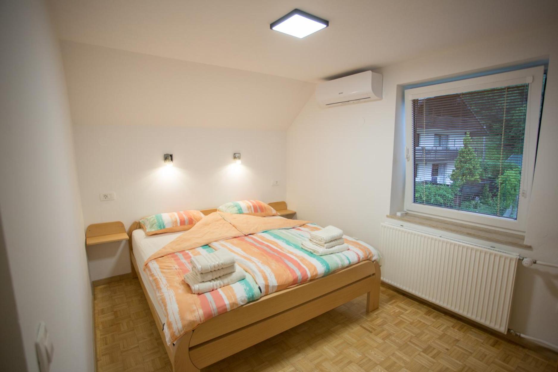One-Bedroom Apartment photo 1