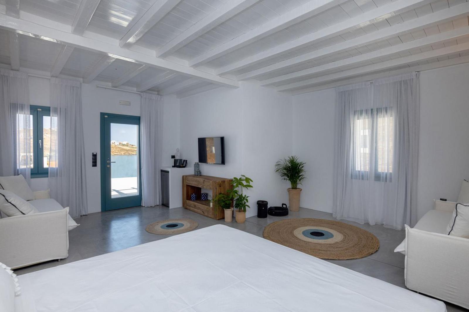 Family Room with Sea View - Photo 5