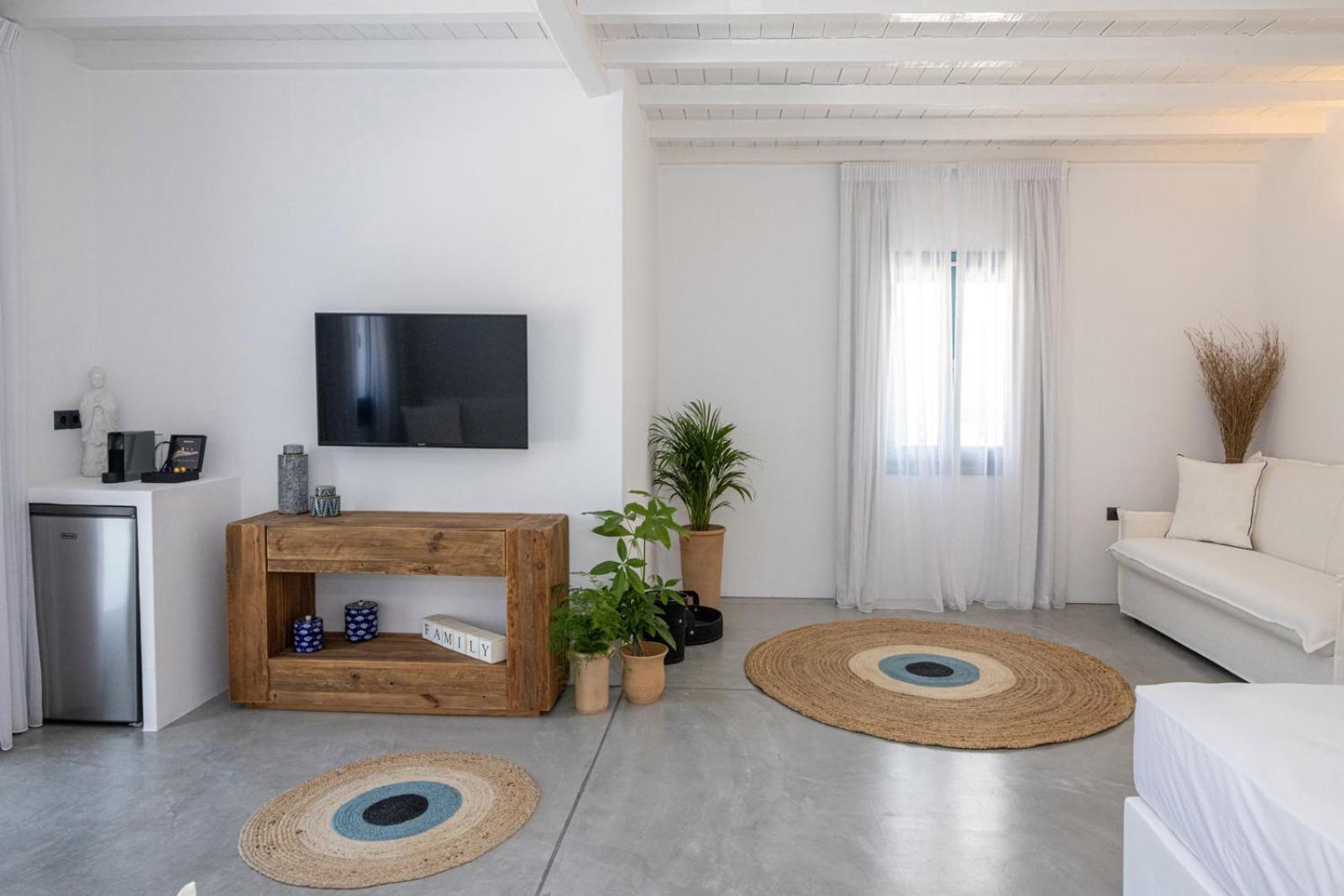 Family Room with Sea View - Photo 7