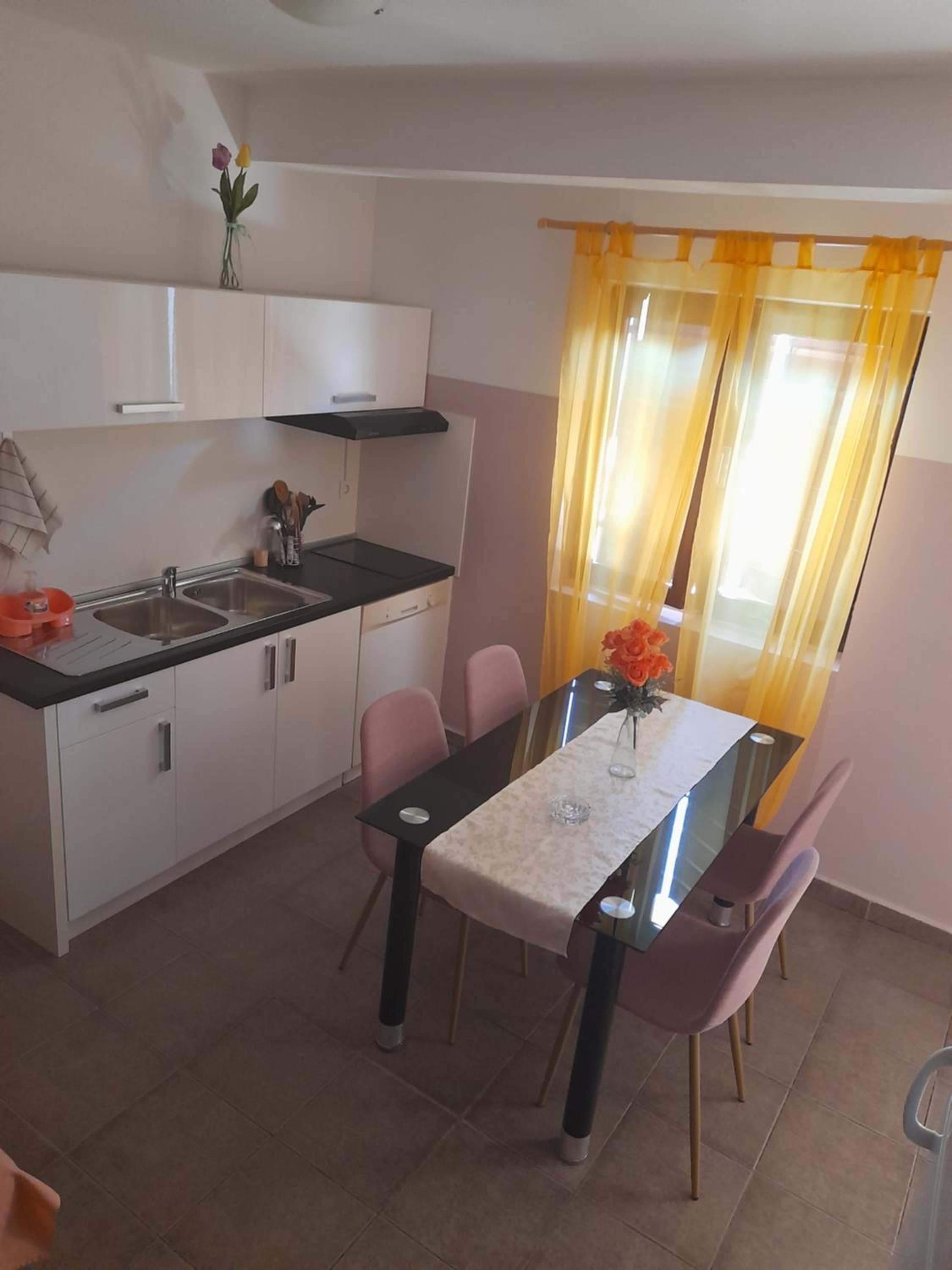 One-Bedroom Apartment - Photo 42