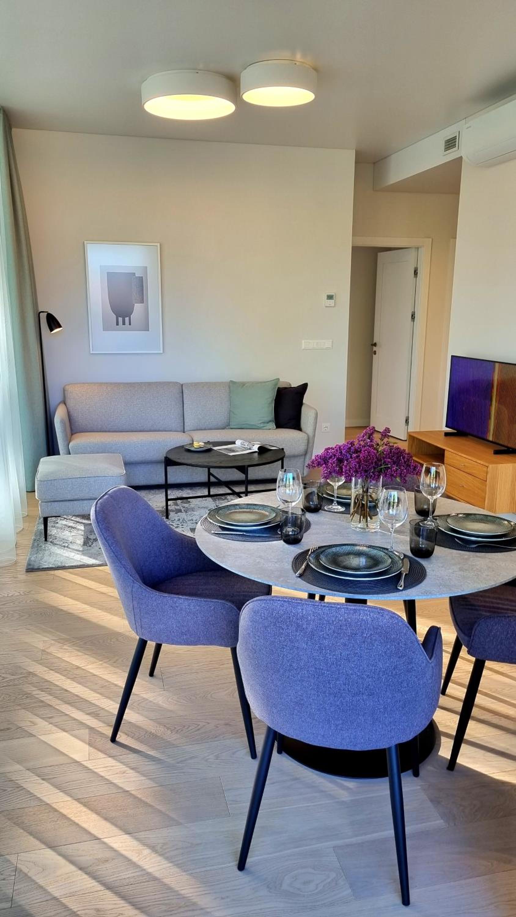 Two-Bedroom Apartment - Photo 9