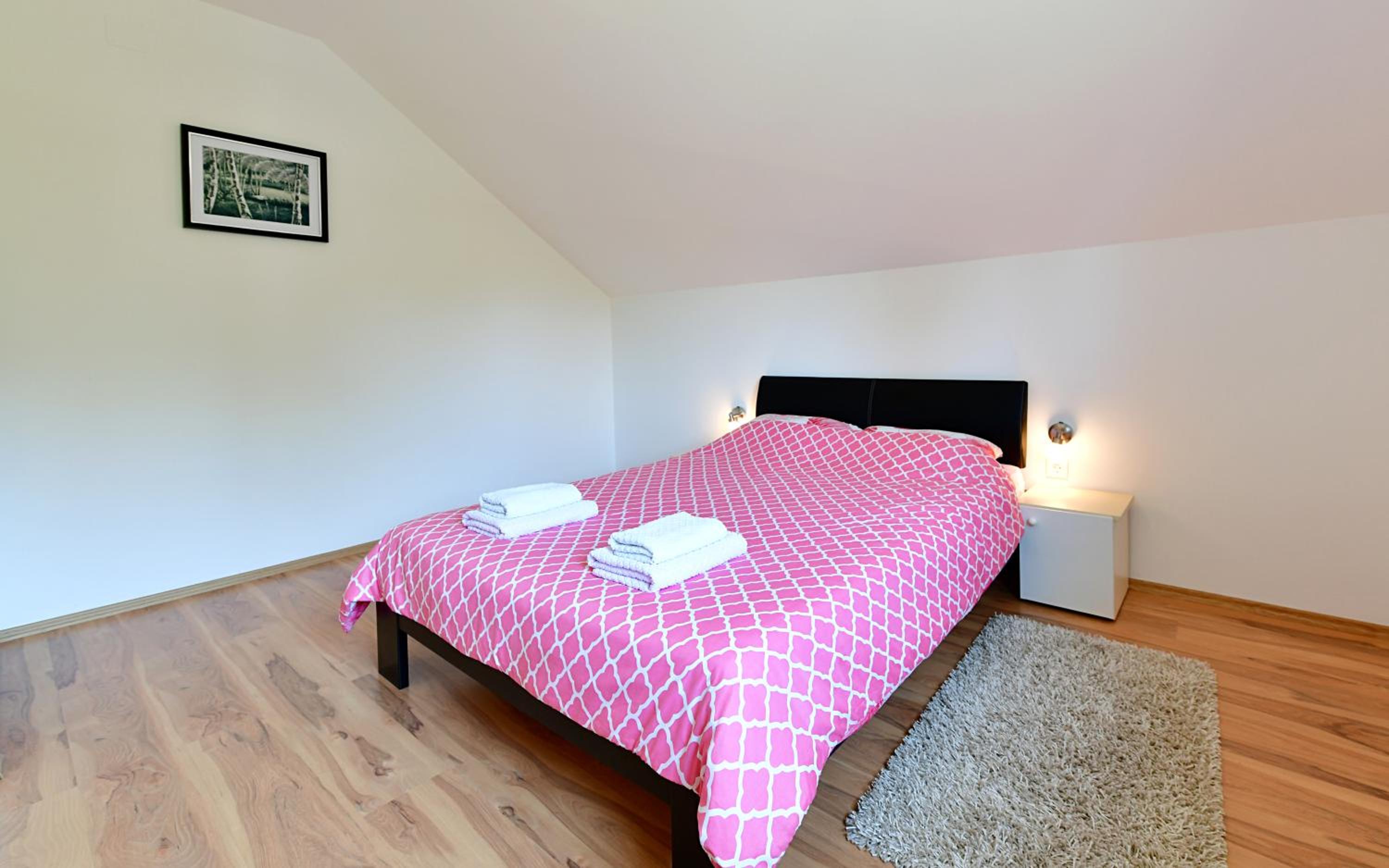Apartment with Balcony - Photo 33