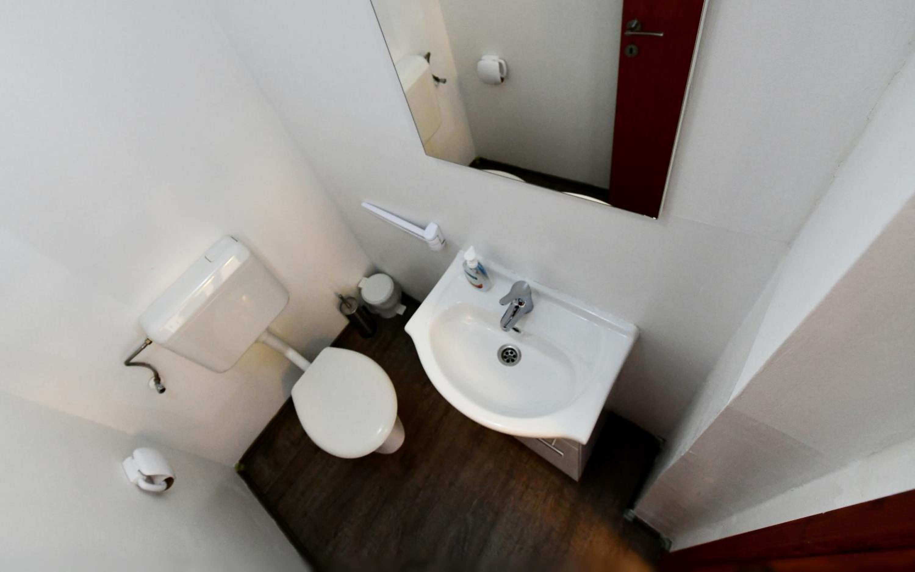 Apartment with Balcony - Photo 3