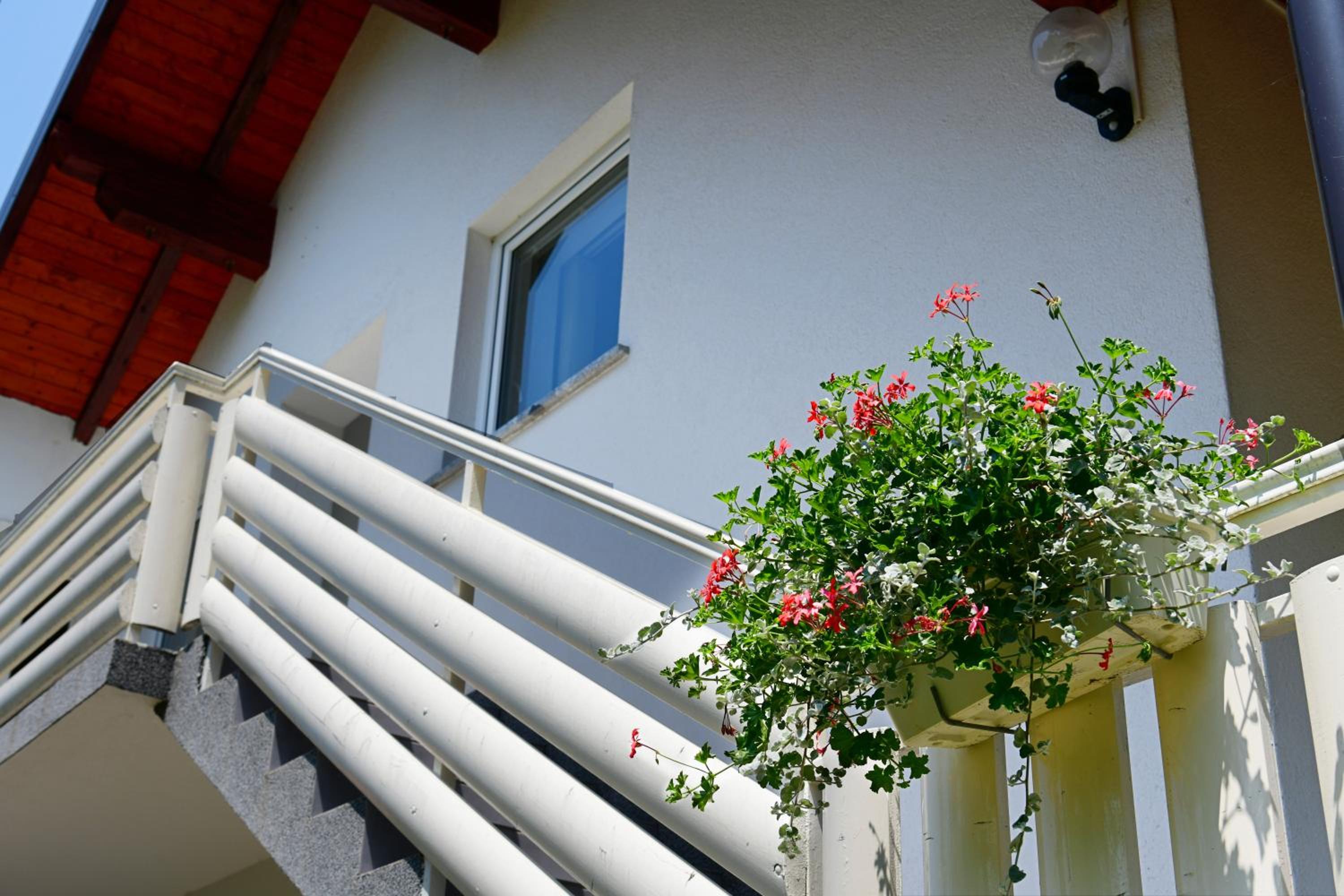 Apartment with Balcony - Photo 14