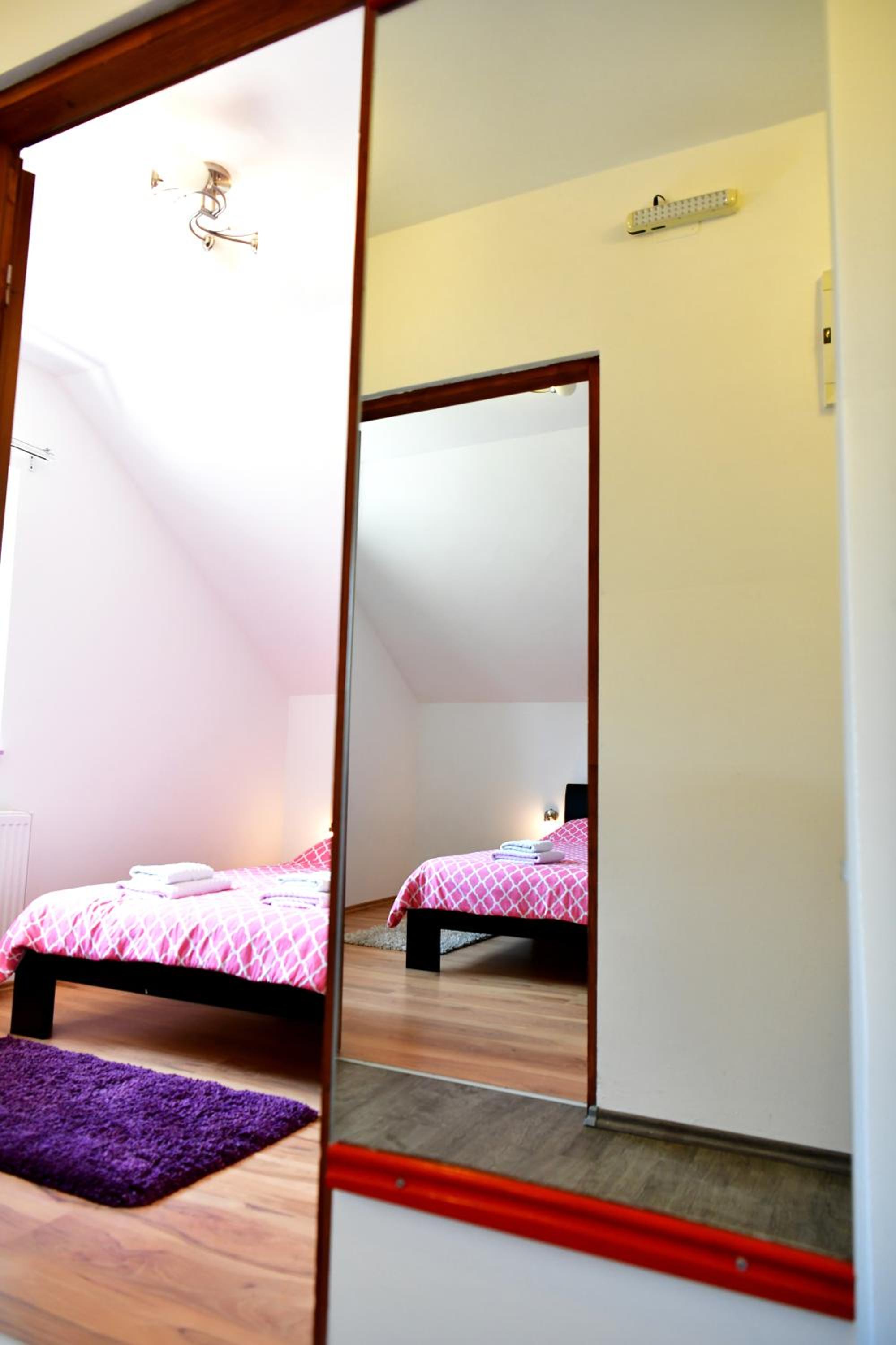 Apartment with Balcony - Photo 16
