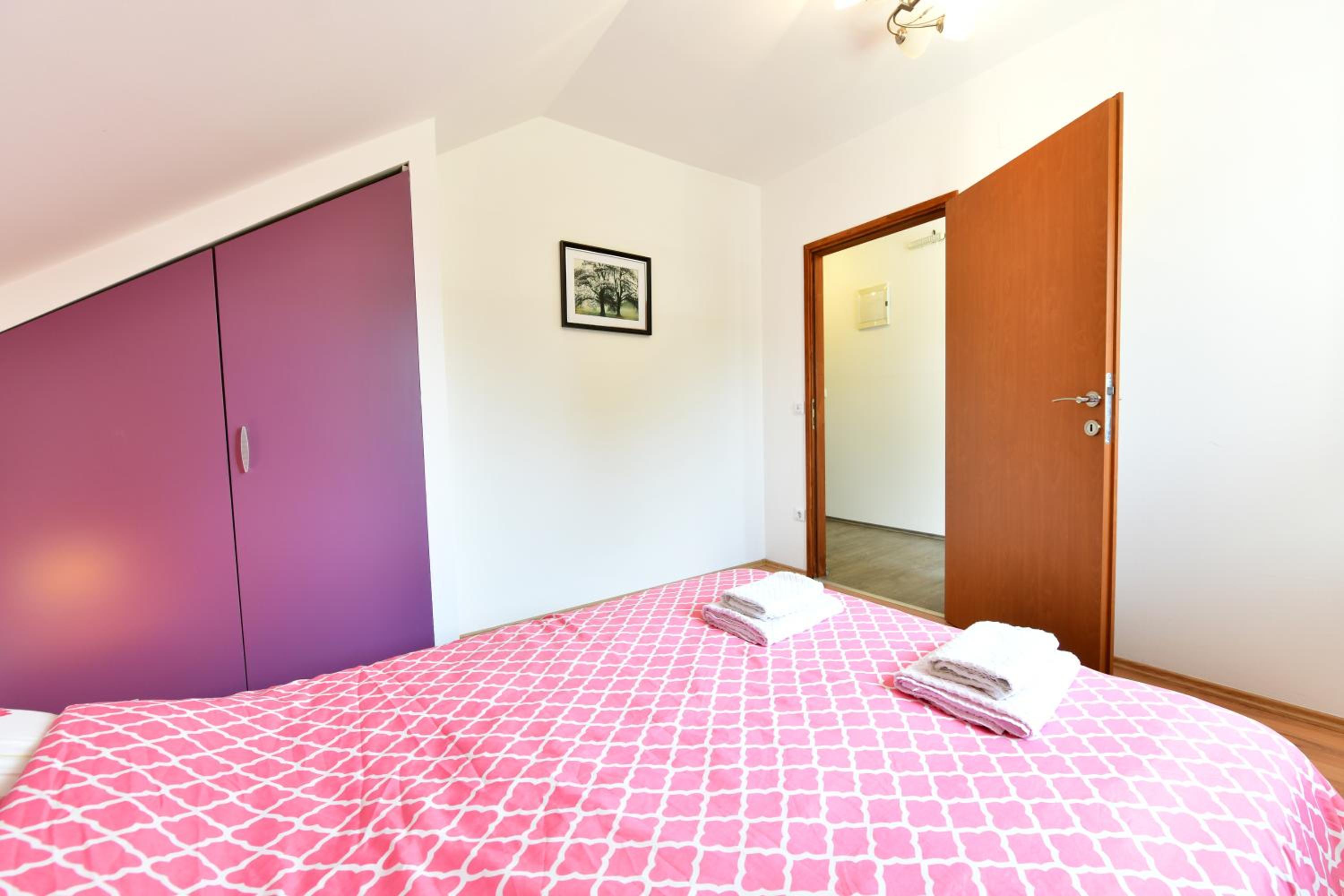 Apartment with Balcony - Photo 43