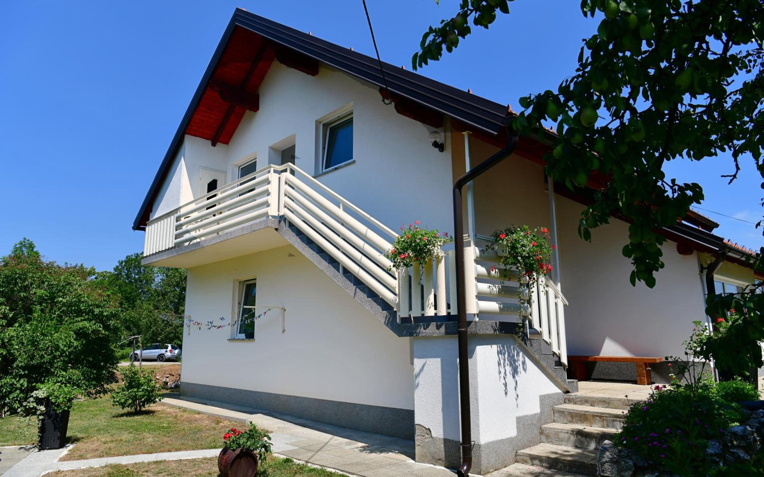 Apartment with Balcony - Photo 44