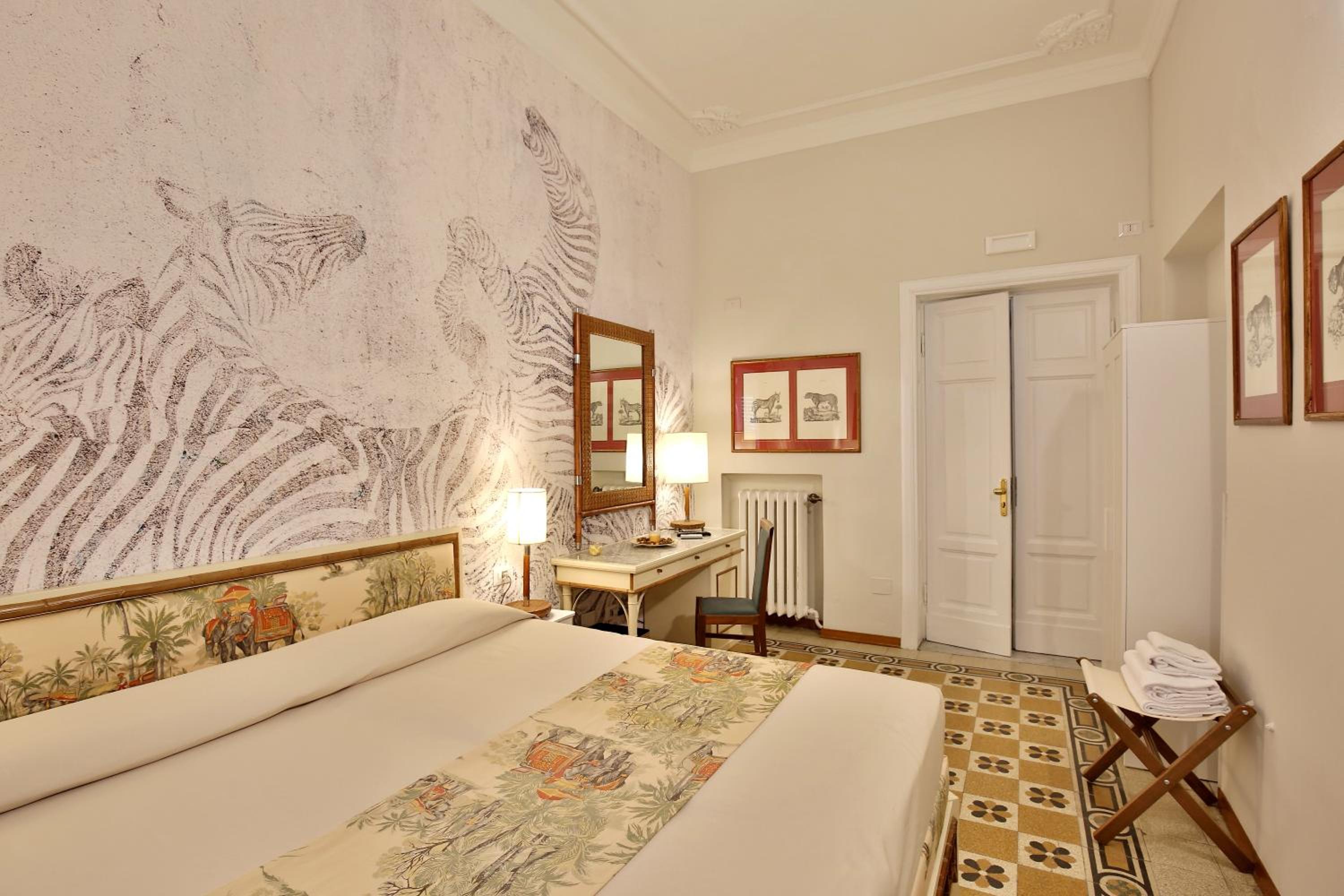 Double Room with Private External Bathroom photo 2