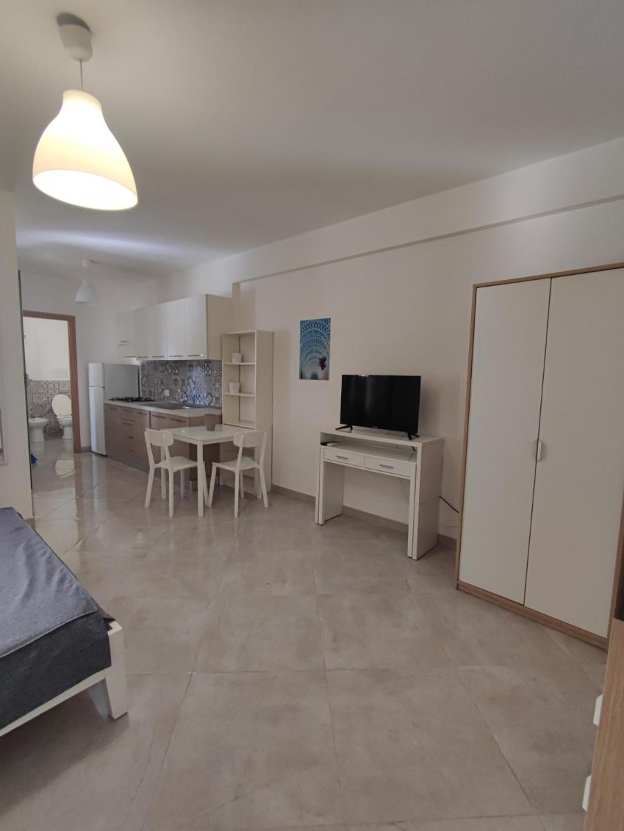 Studio Apartment photo 3