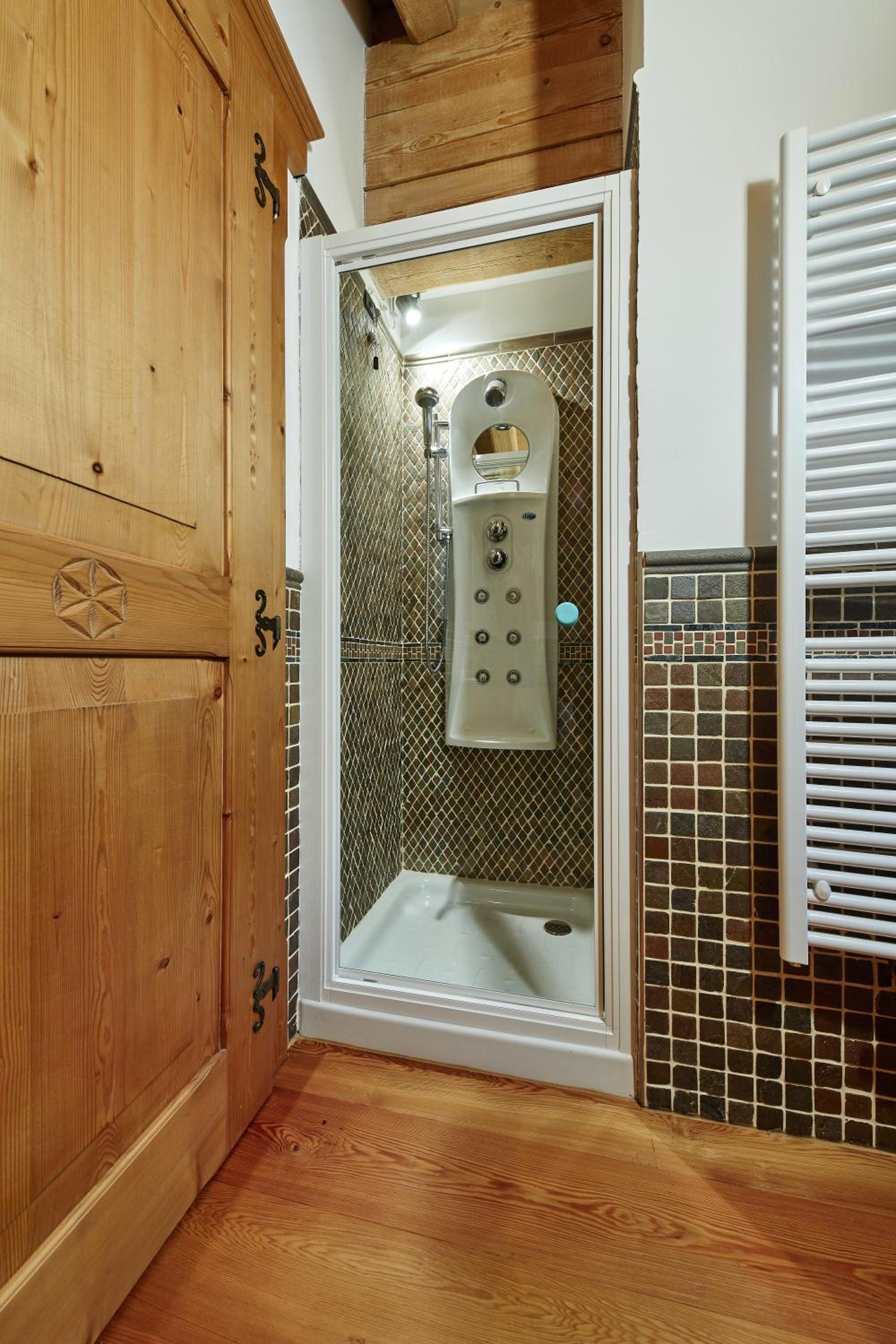 Double Room with Spa Bath - Photo 3
