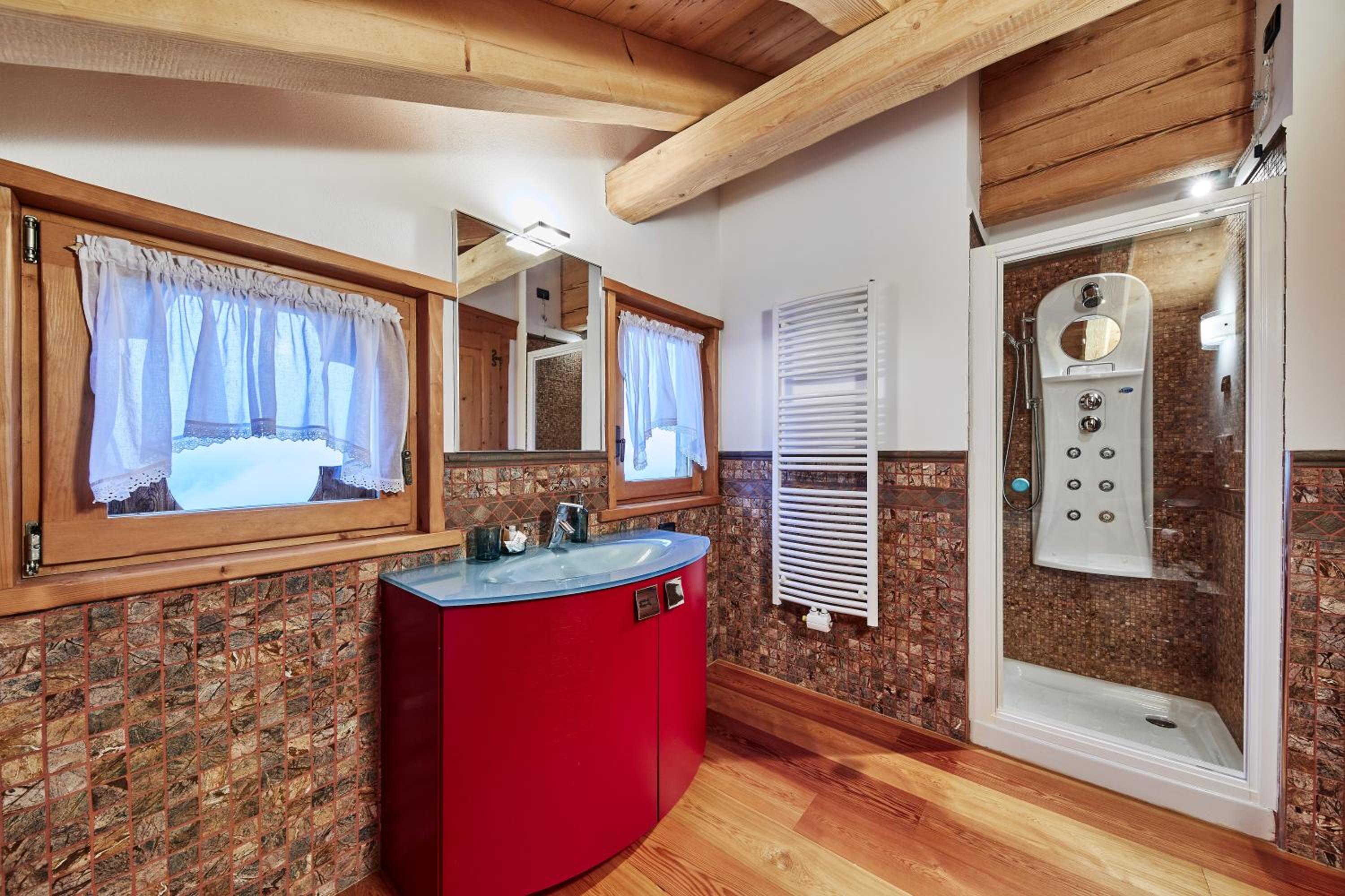 Double Room with Spa Bath - Photo 4