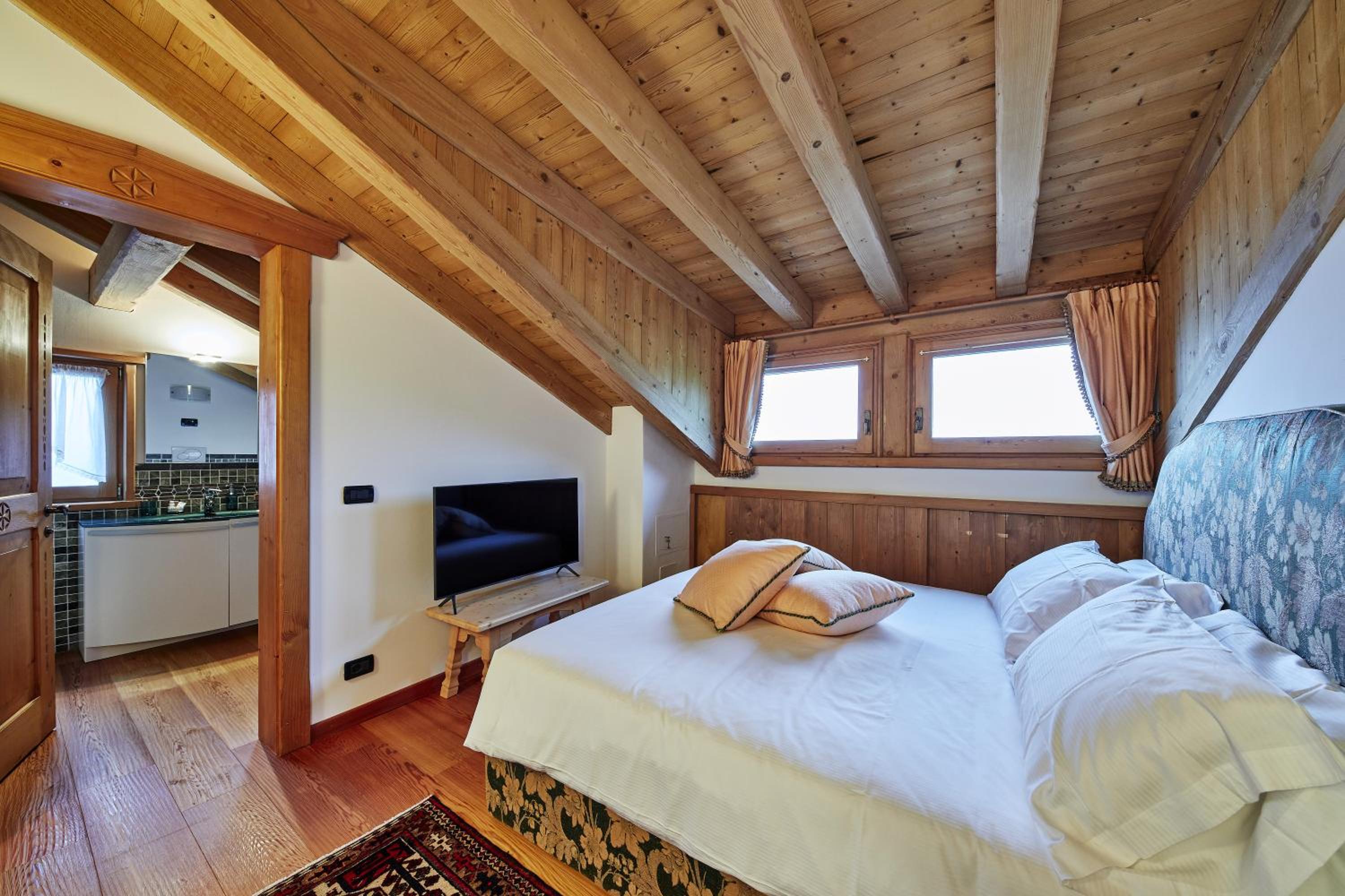 Double Room with Spa Bath - Photo 5