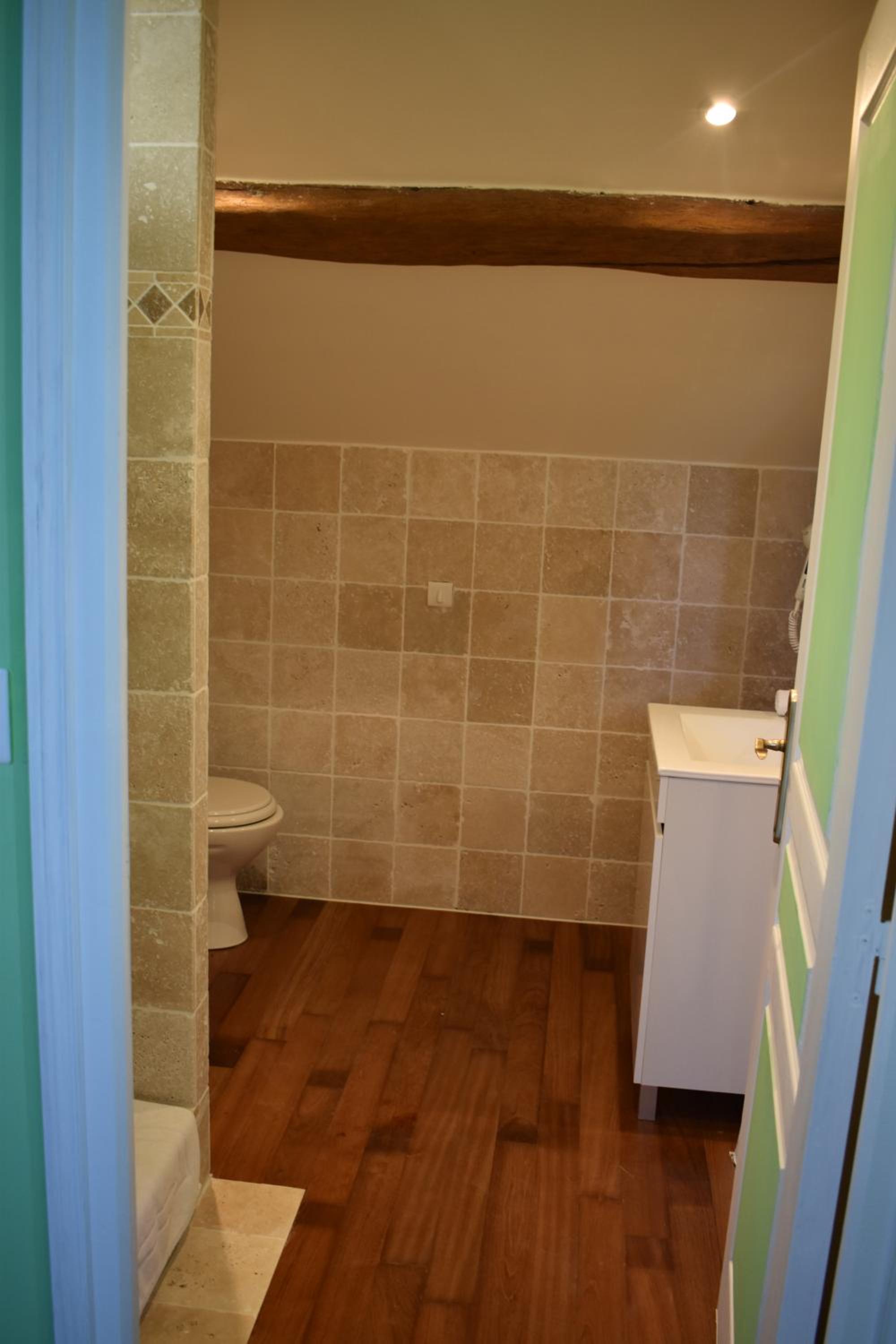 One-Bedroom Apartment - Photo 21