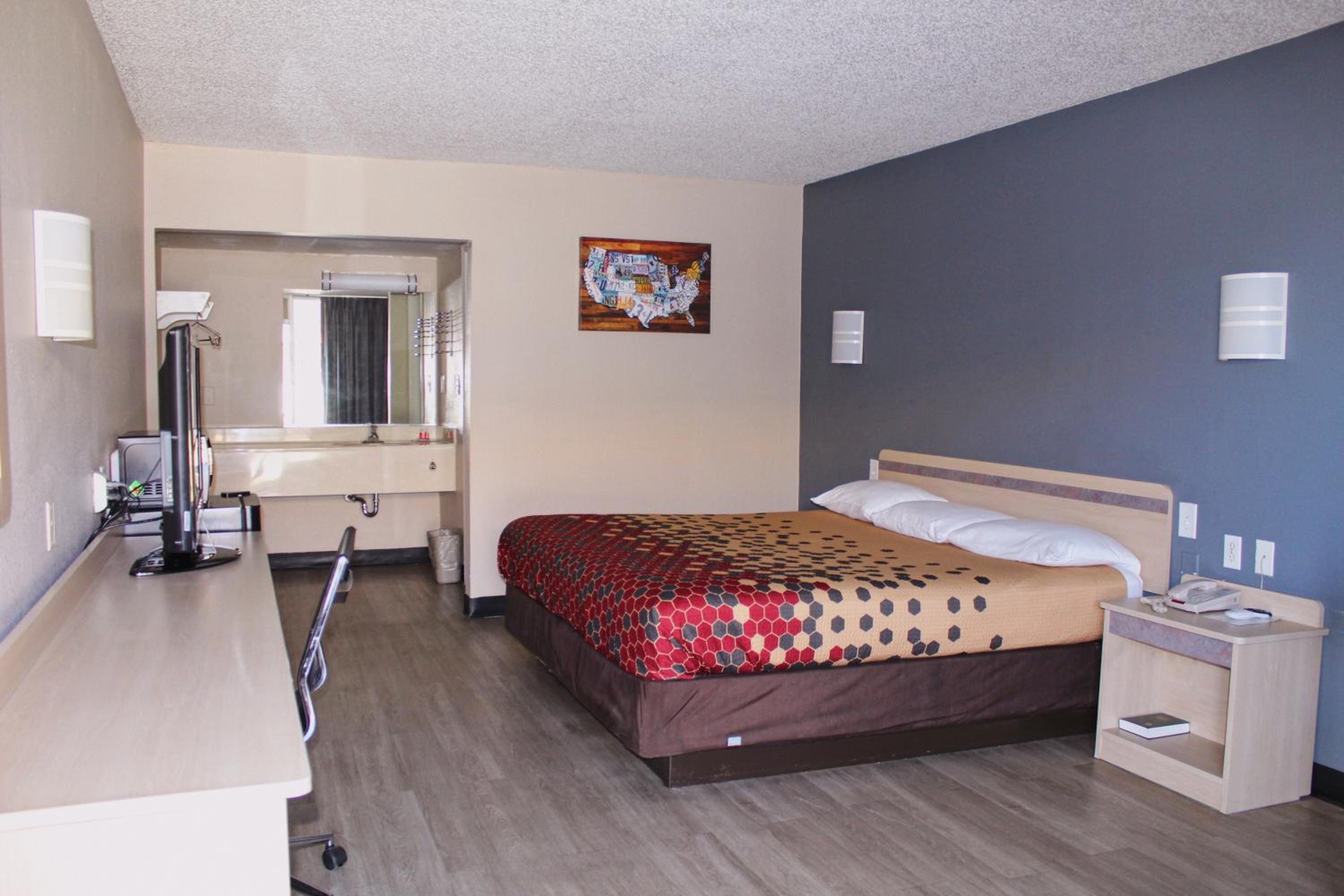 King Room - Non-Smoking