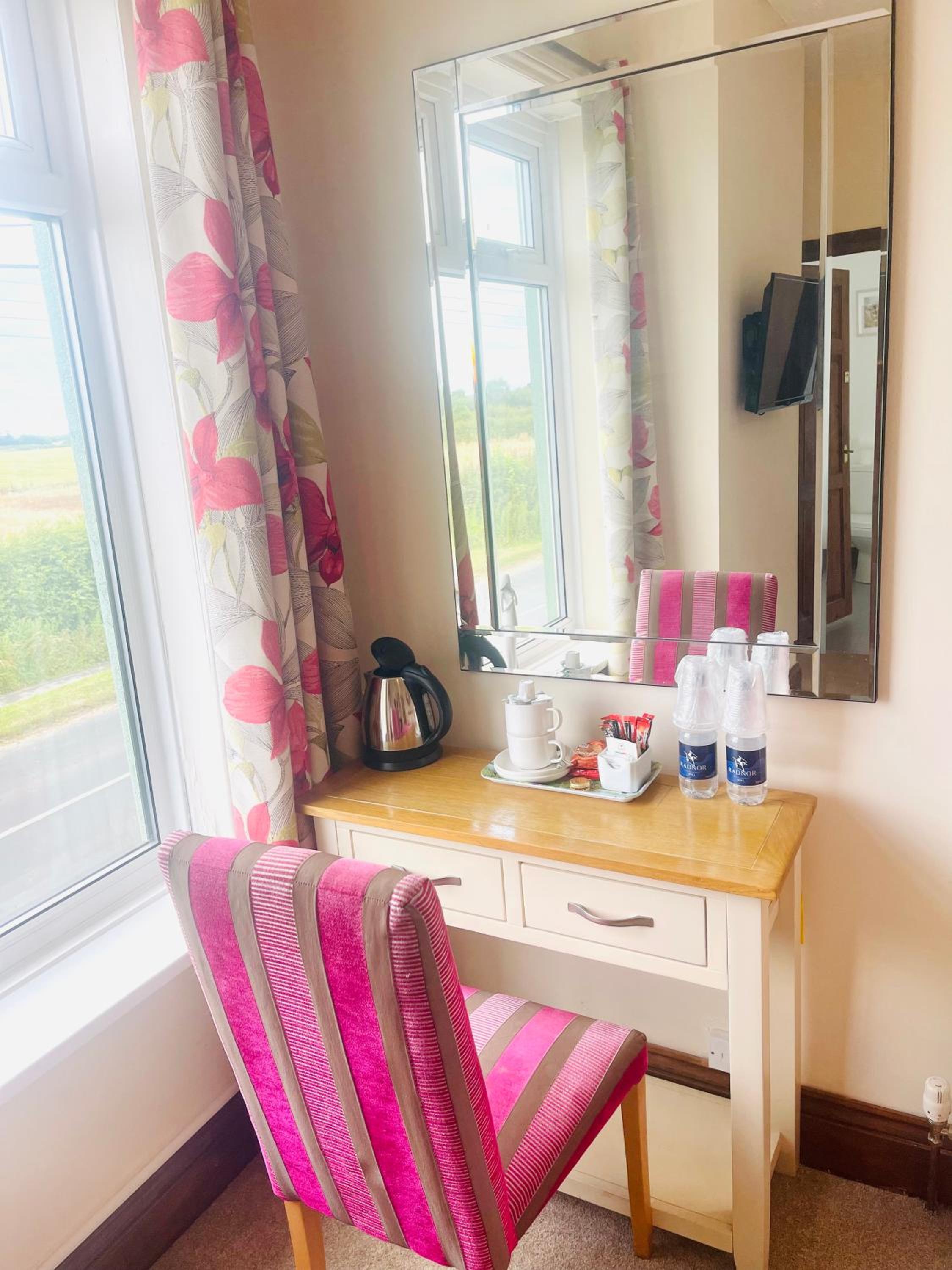 Double Room with Garden View - Photo 4
