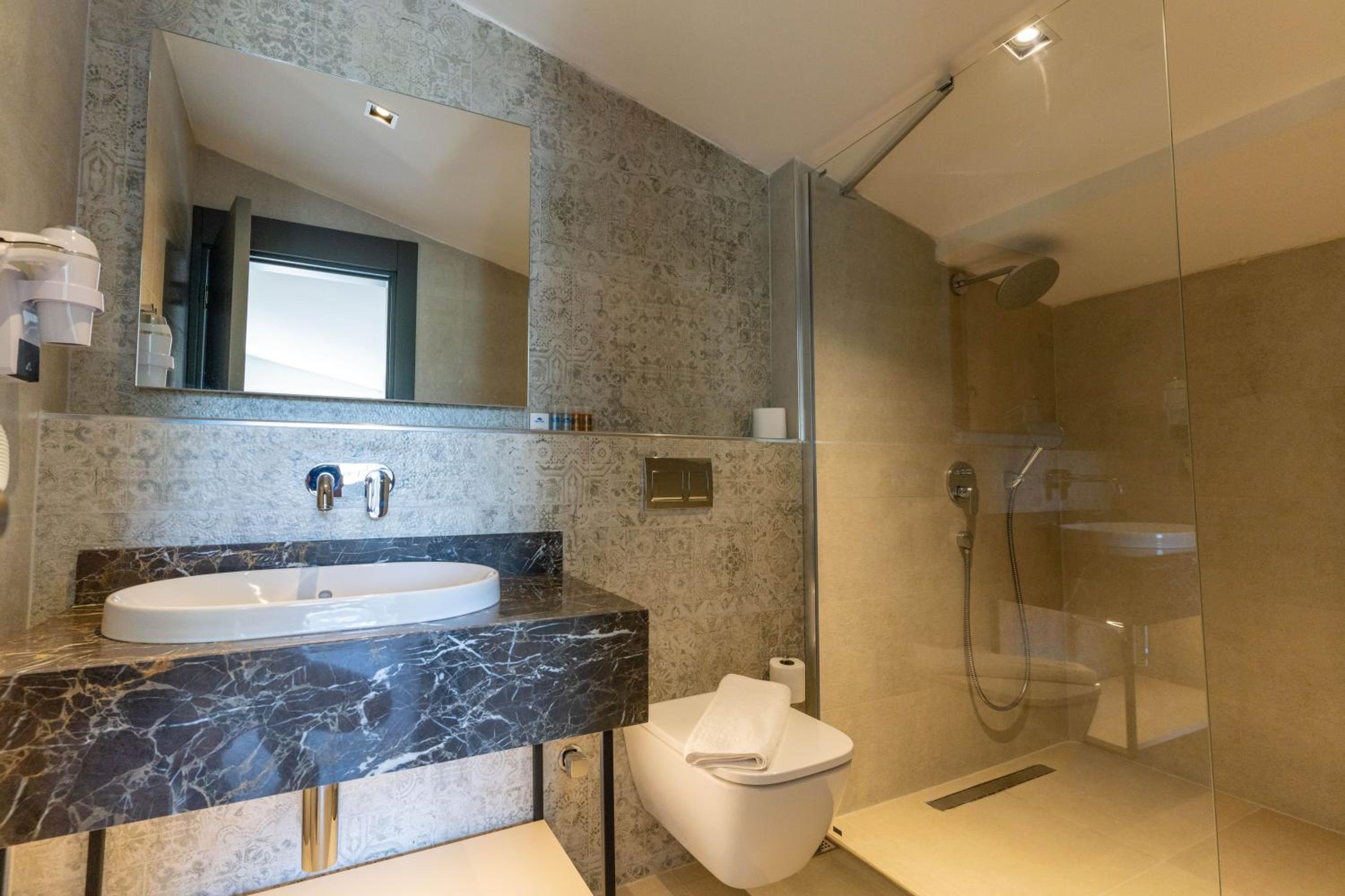 Superior Double Room - Photo 16