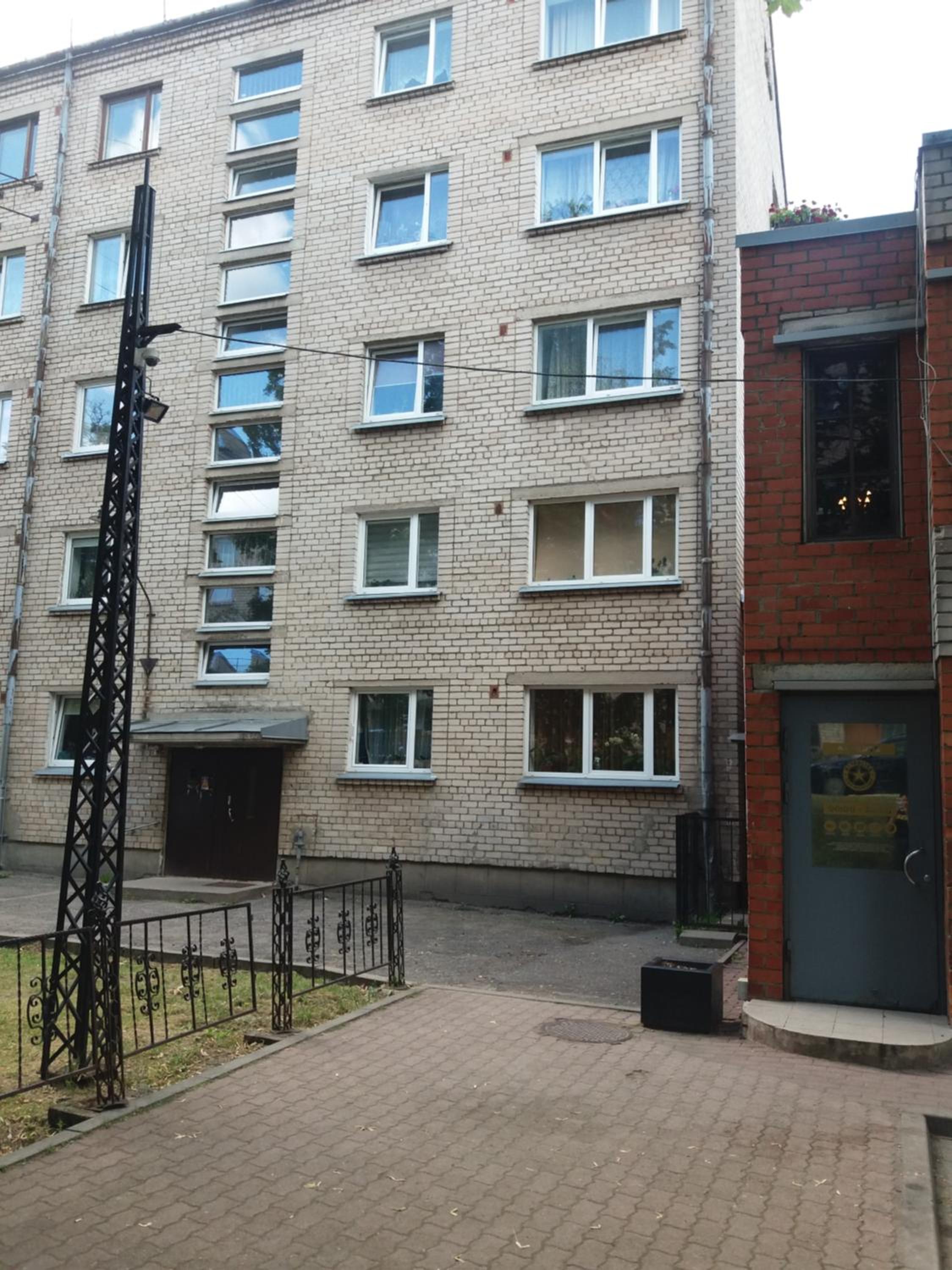 Two-Bedroom Apartment - Photo 6