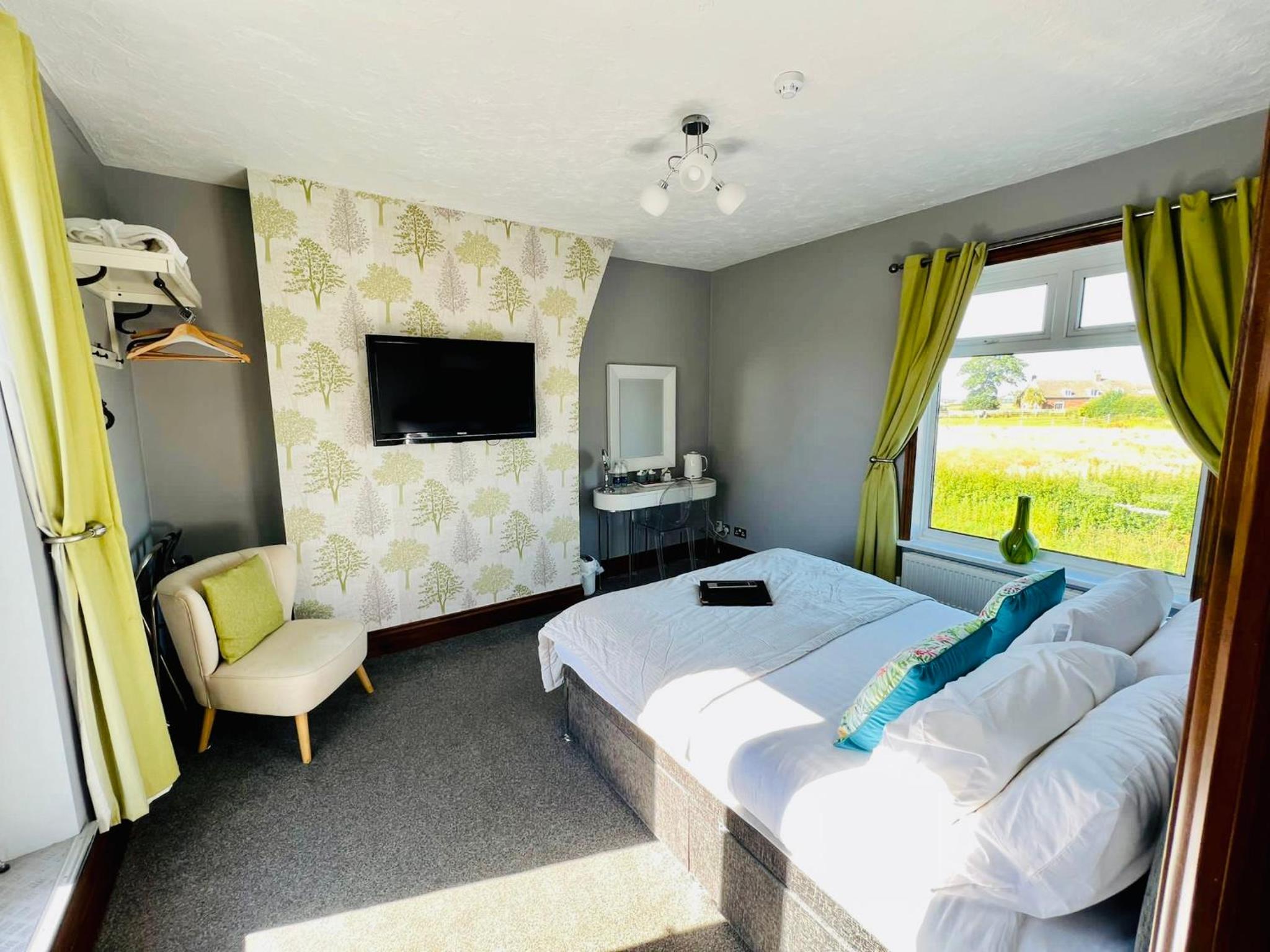 Double Room with Balcony - Photo 1