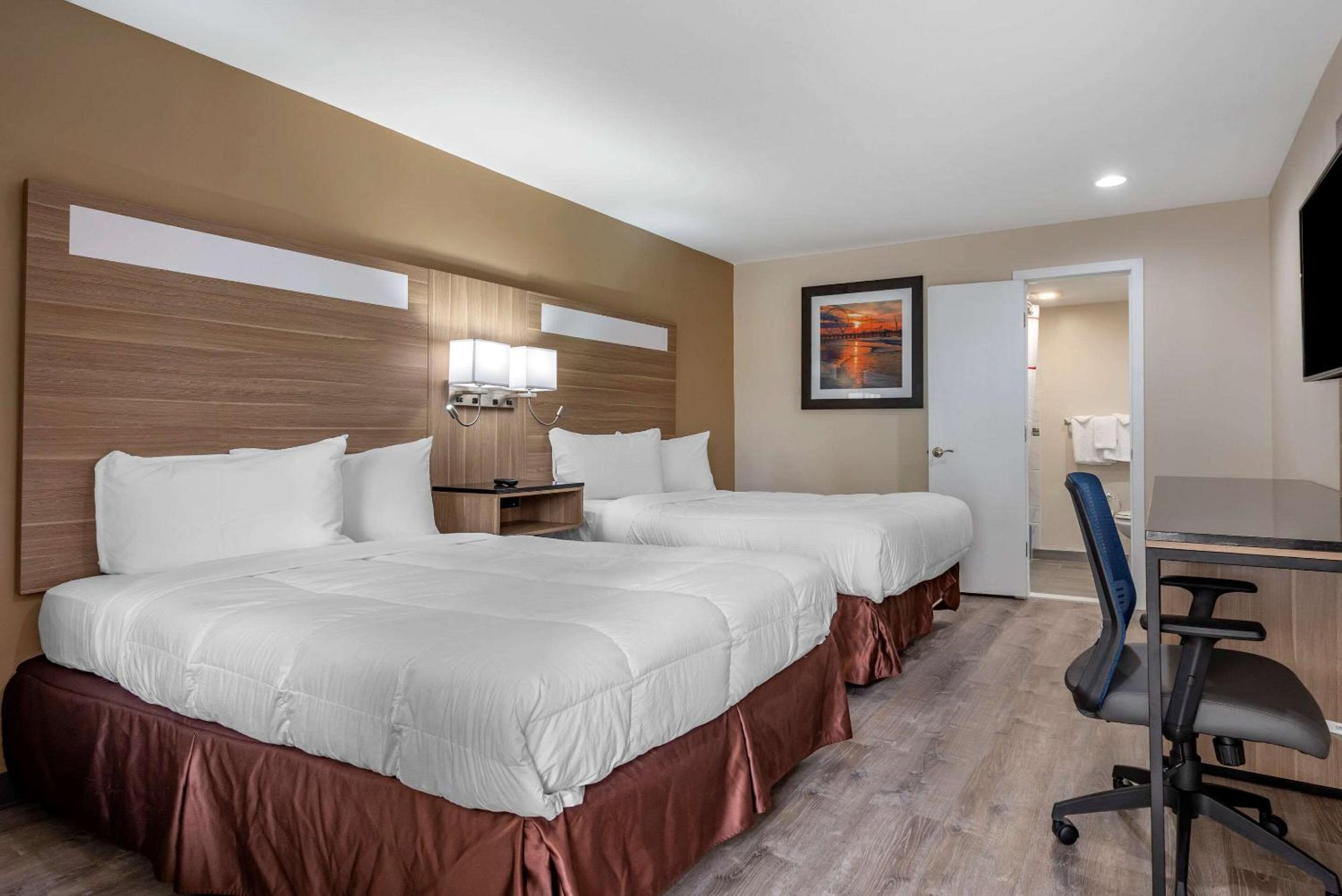 Double Room With Two Double Beds- Non-Smoking photo 1