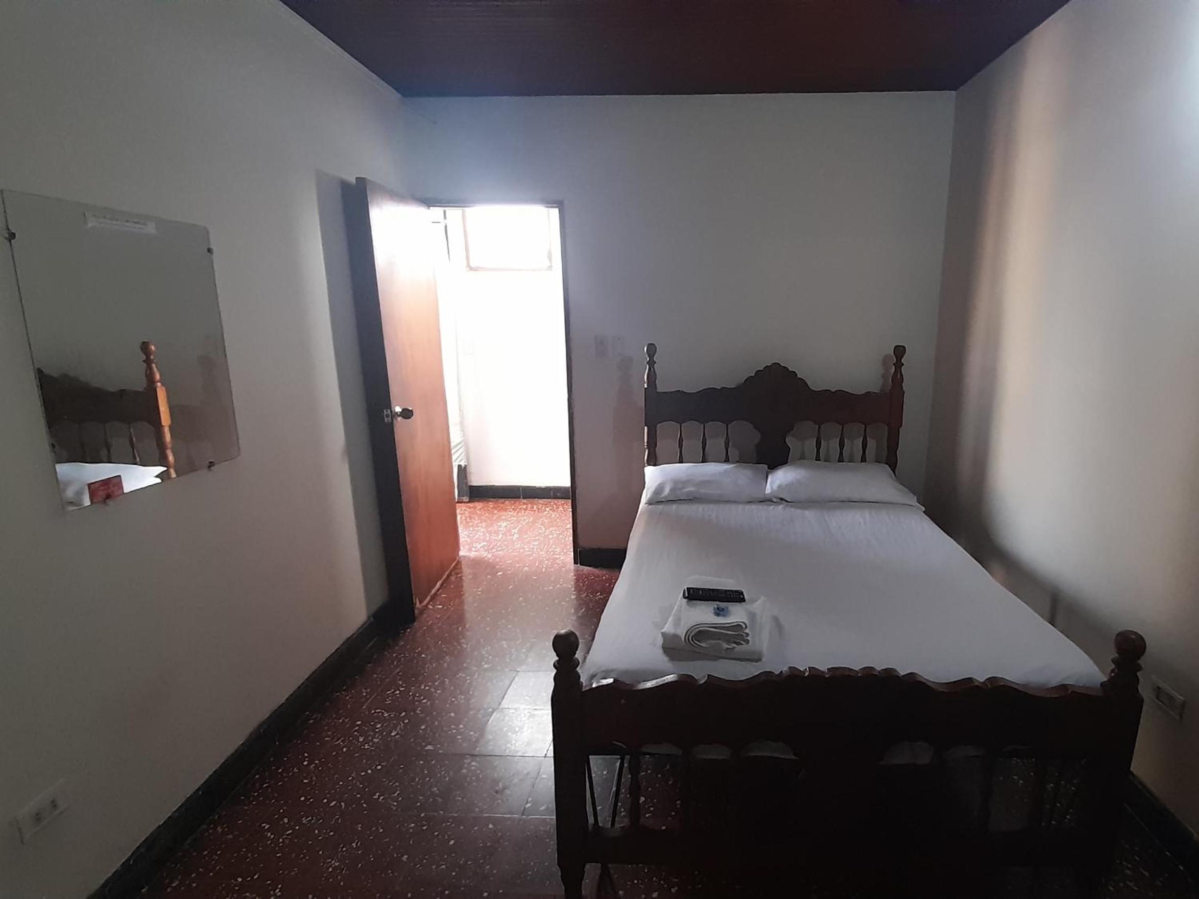 Double Room - Photo 11