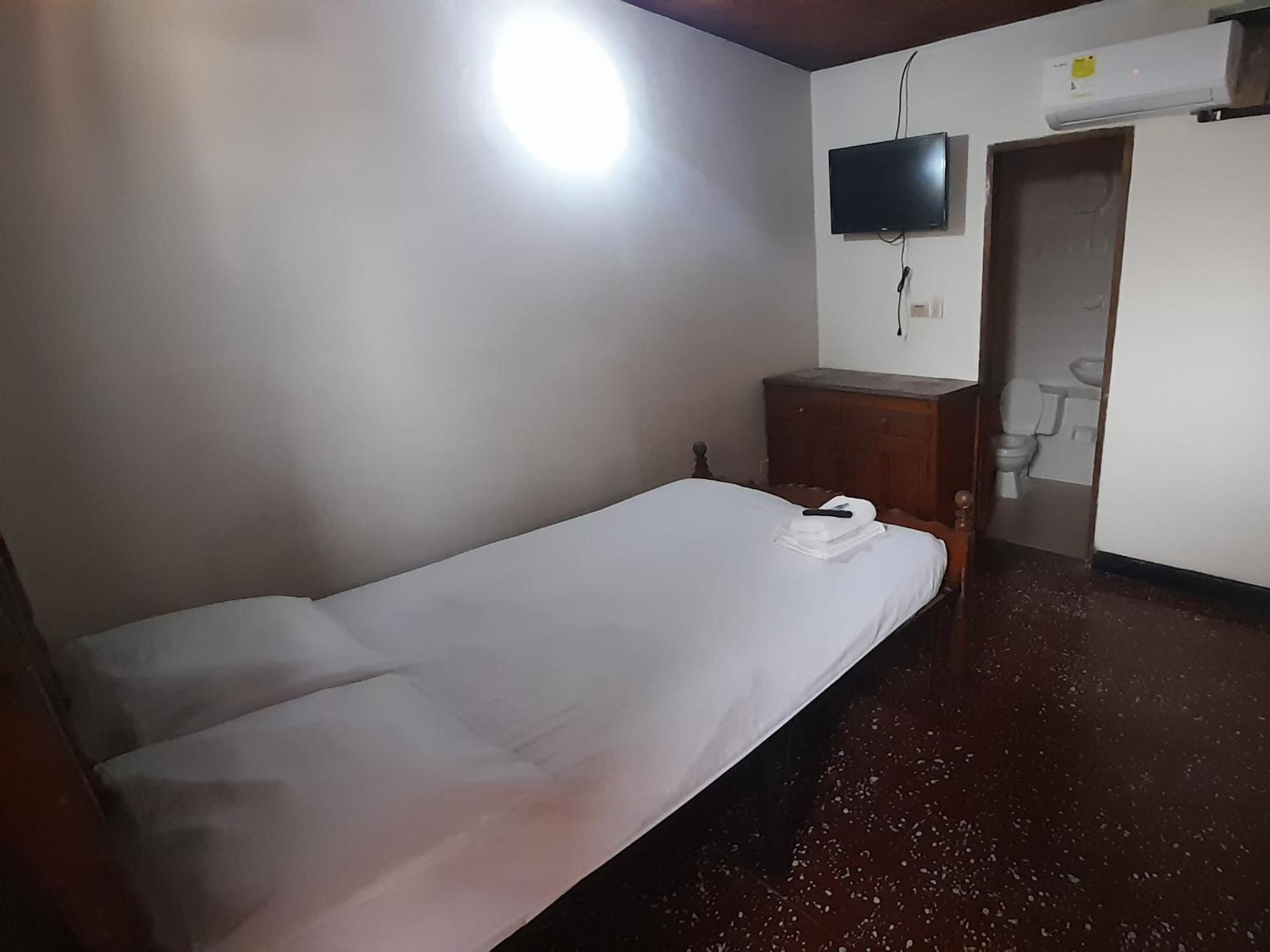 Double Room - Photo 2
