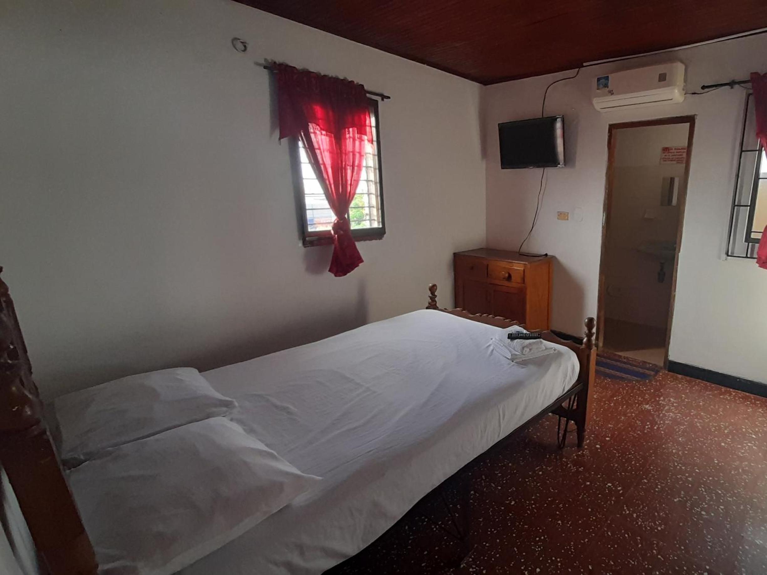 Double Room - Photo 13