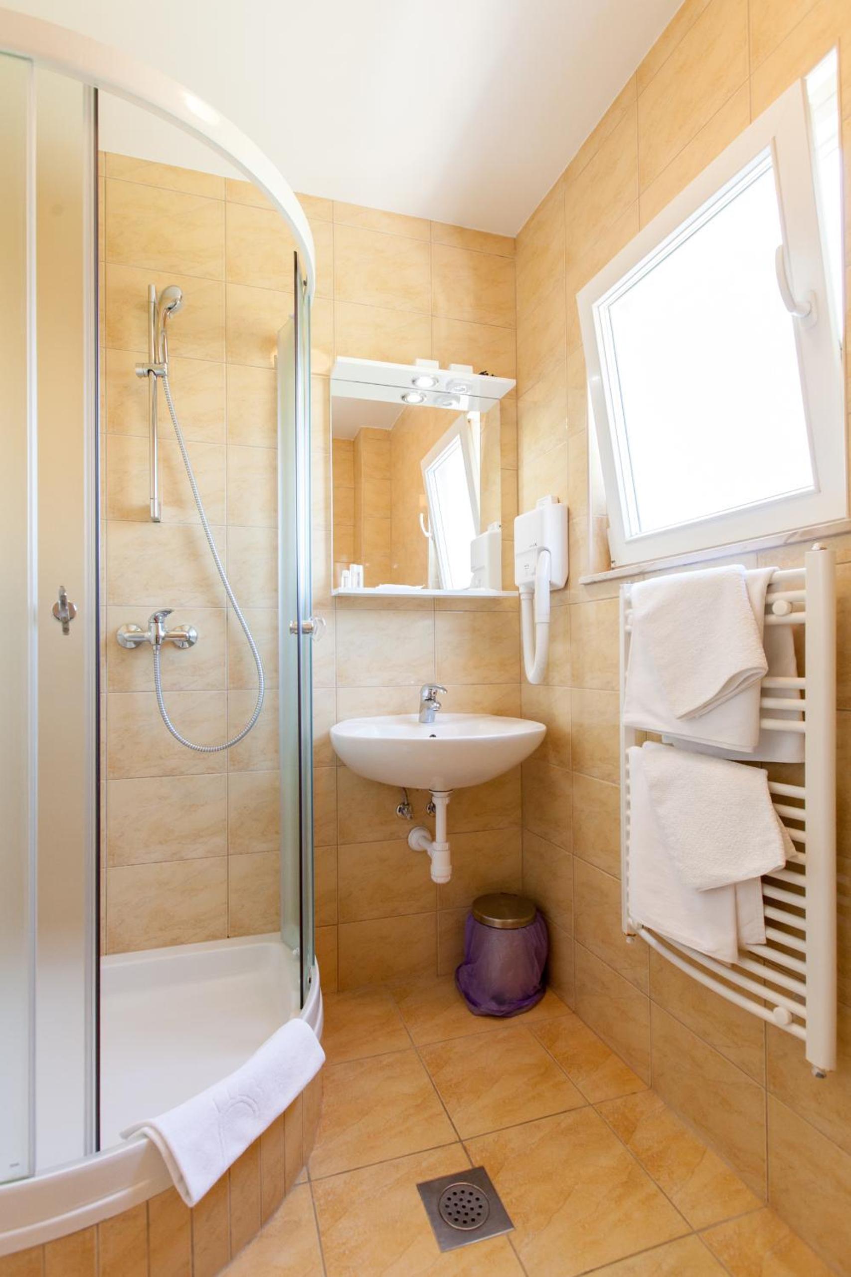 Triple Room with Sea View - Photo 2