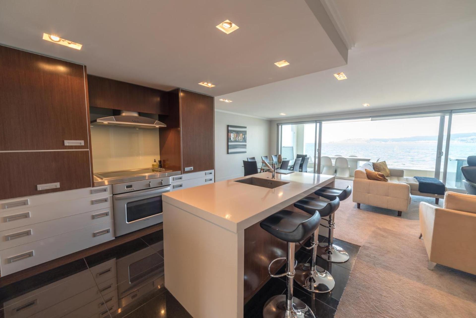 Lakefront Apartment 2 - Photo 12