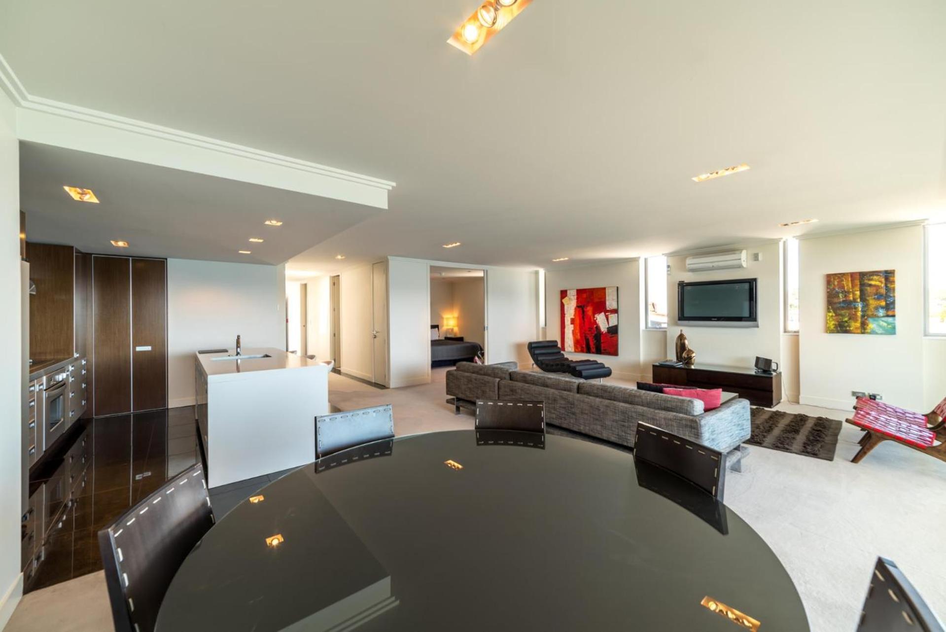 Lakefront Apartment 2 - Photo 11