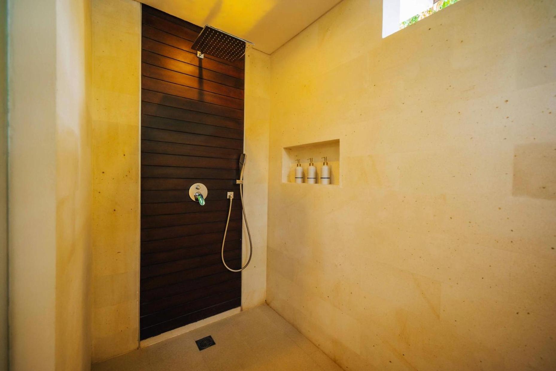 Akasa - Suite Pool Access - Photo 9