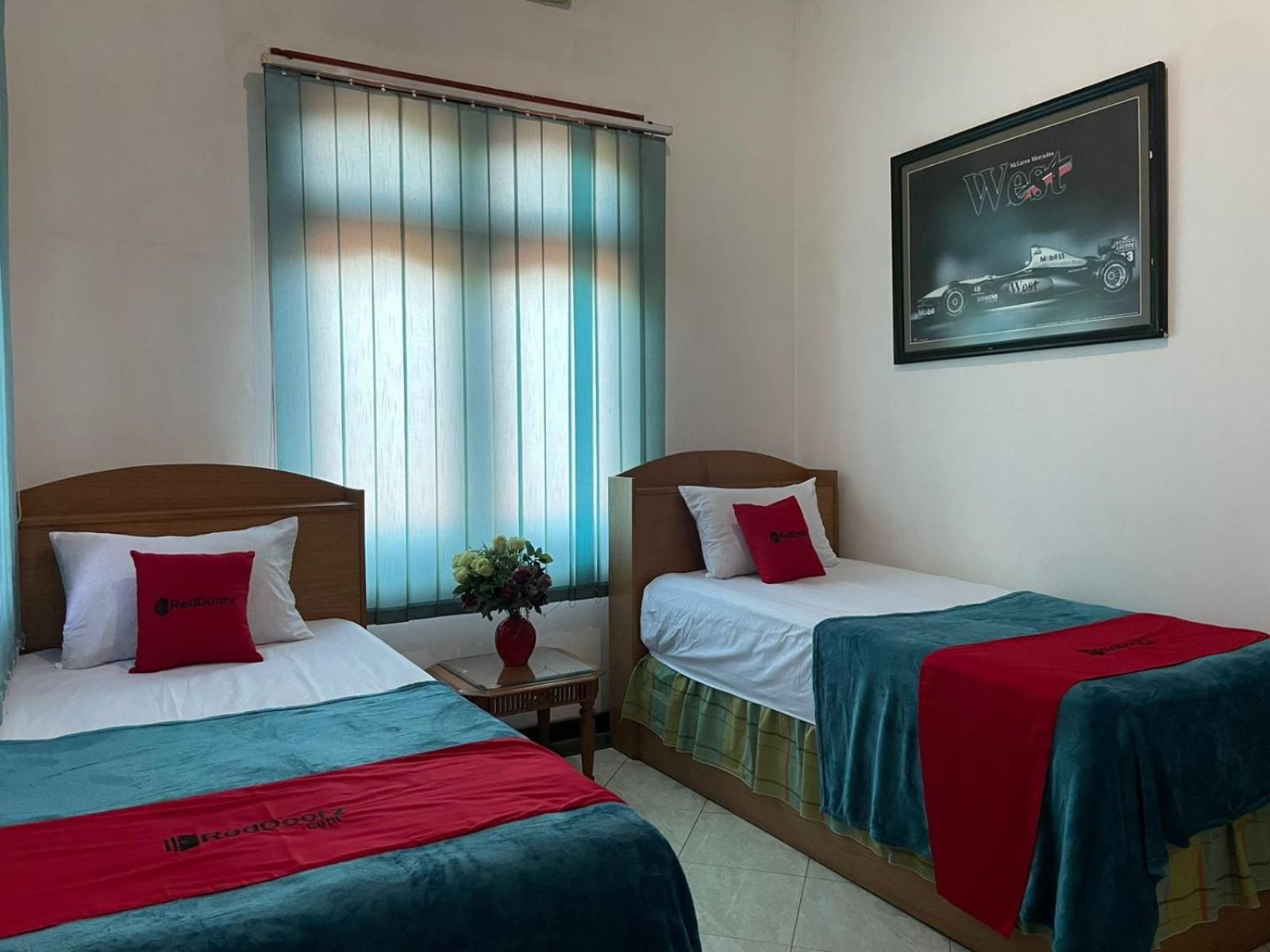 Deluxe Twin Room - Photo 13