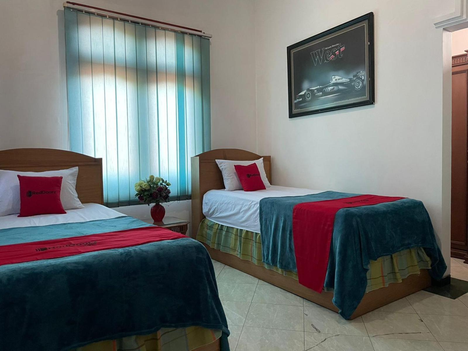 Deluxe Twin Room - Photo 12