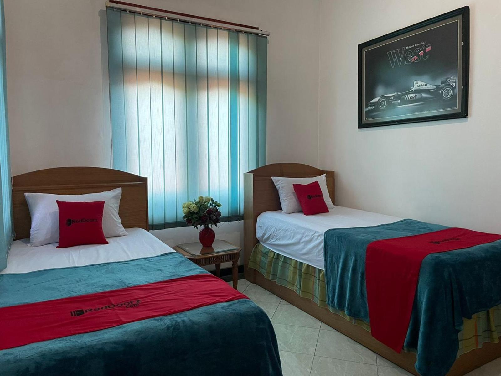 Deluxe Twin Room - Photo 6