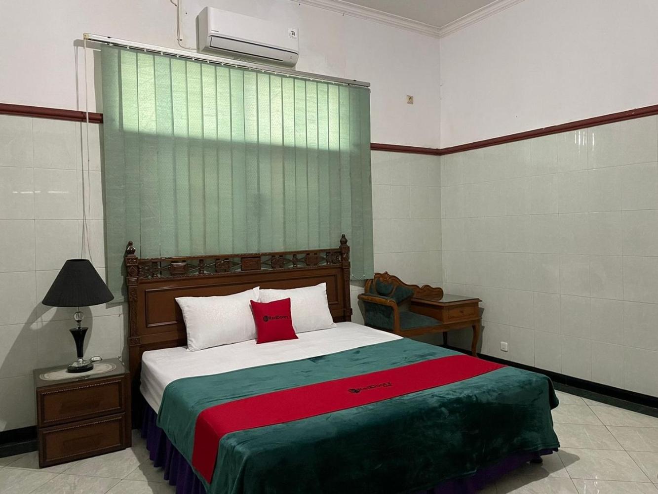 Deluxe Room - Photo 20
