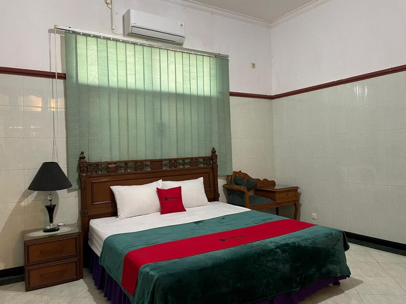 Deluxe Room - Photo 16