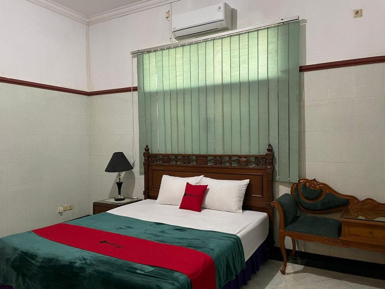 Deluxe Room - Photo 24