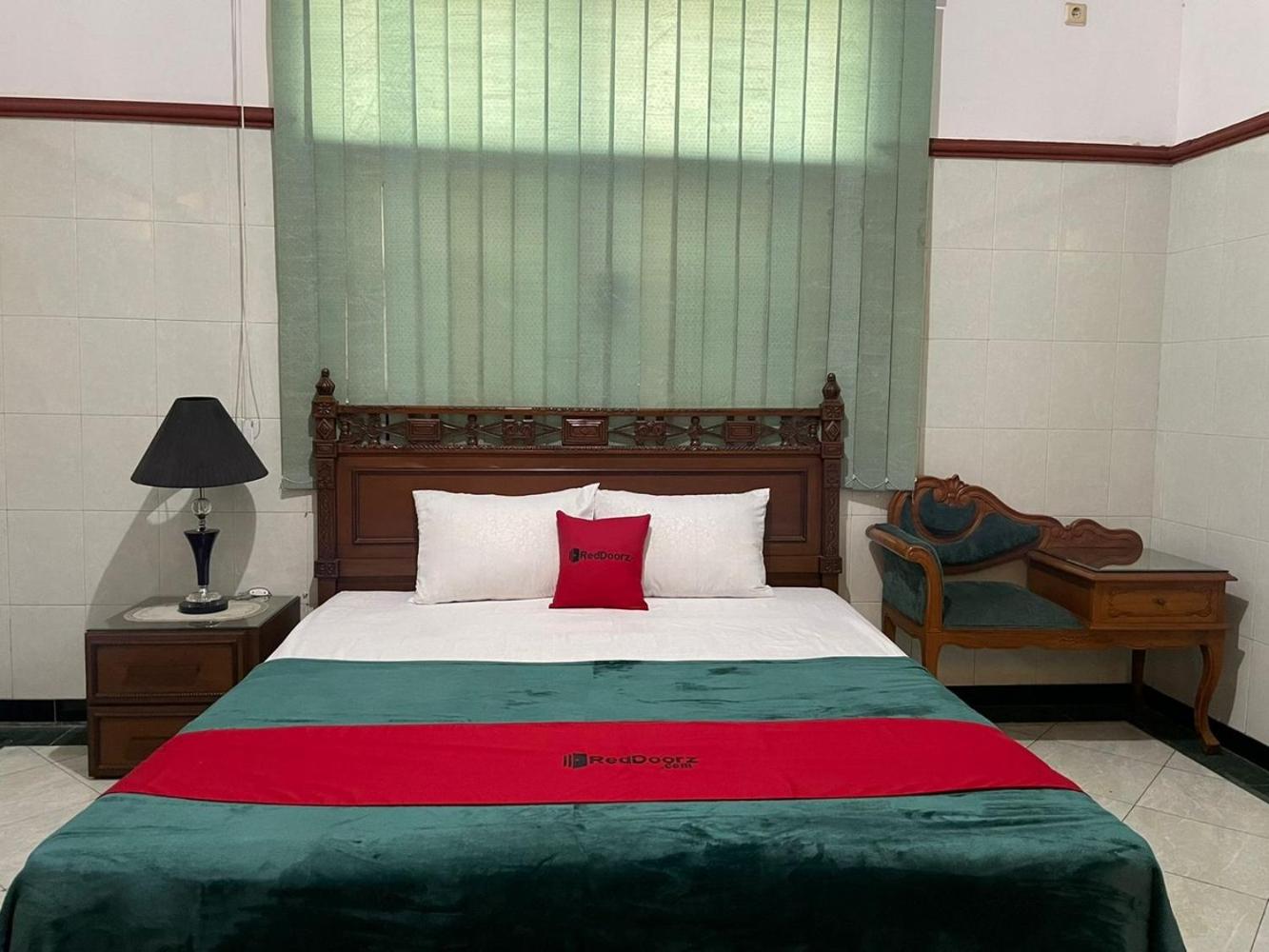 Deluxe Room - Photo 25