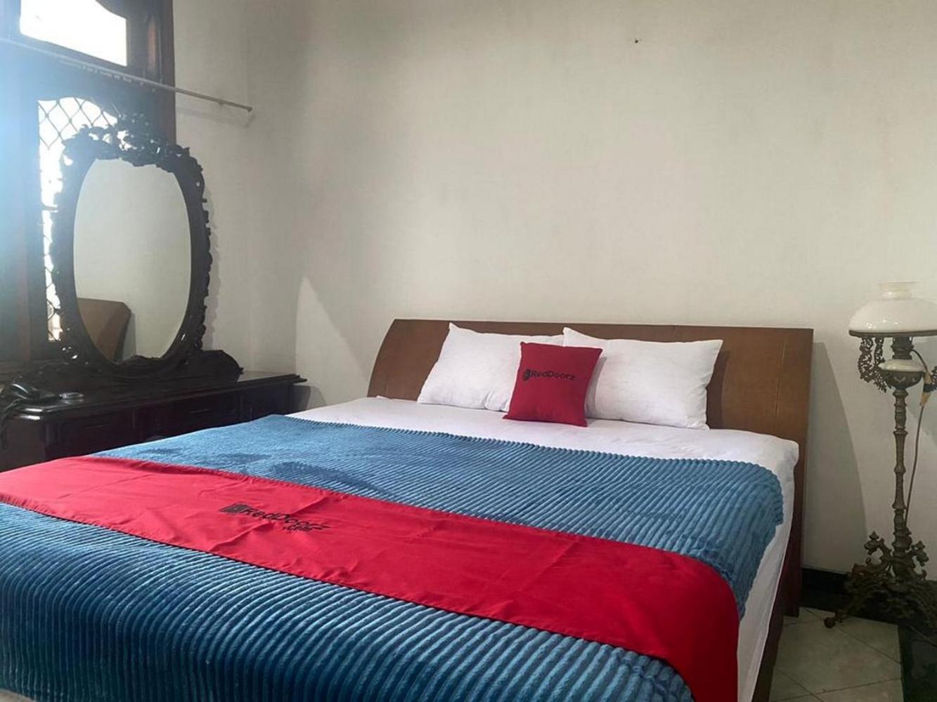 Deluxe Room - Photo 10