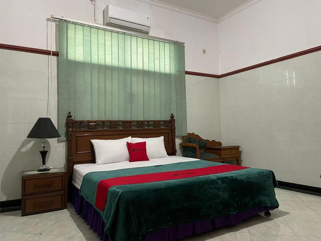 Deluxe Room - Photo 9