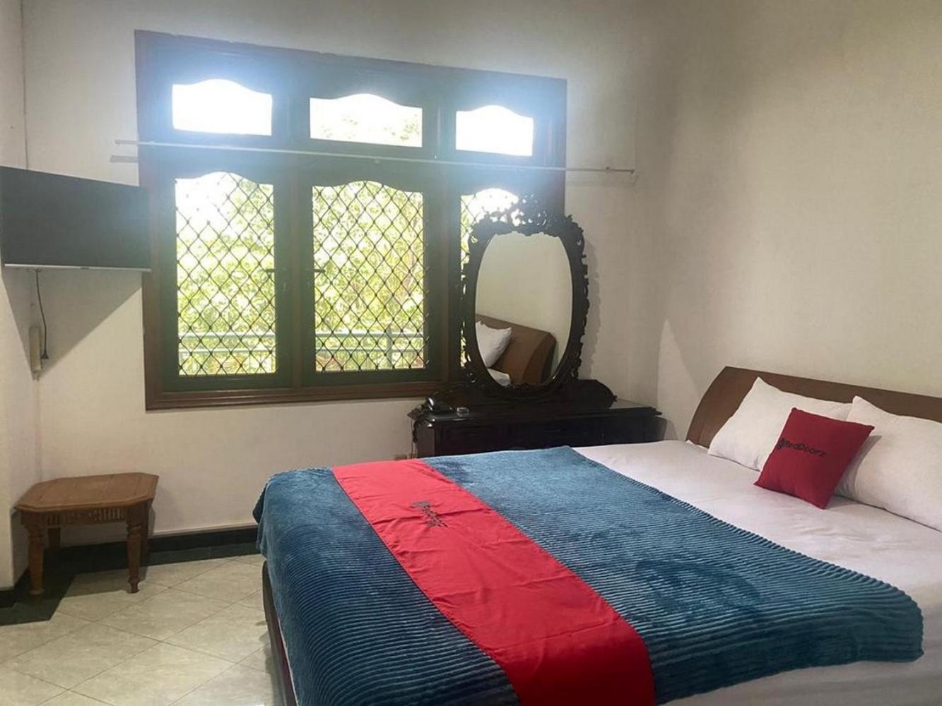 Deluxe Room - Photo 6