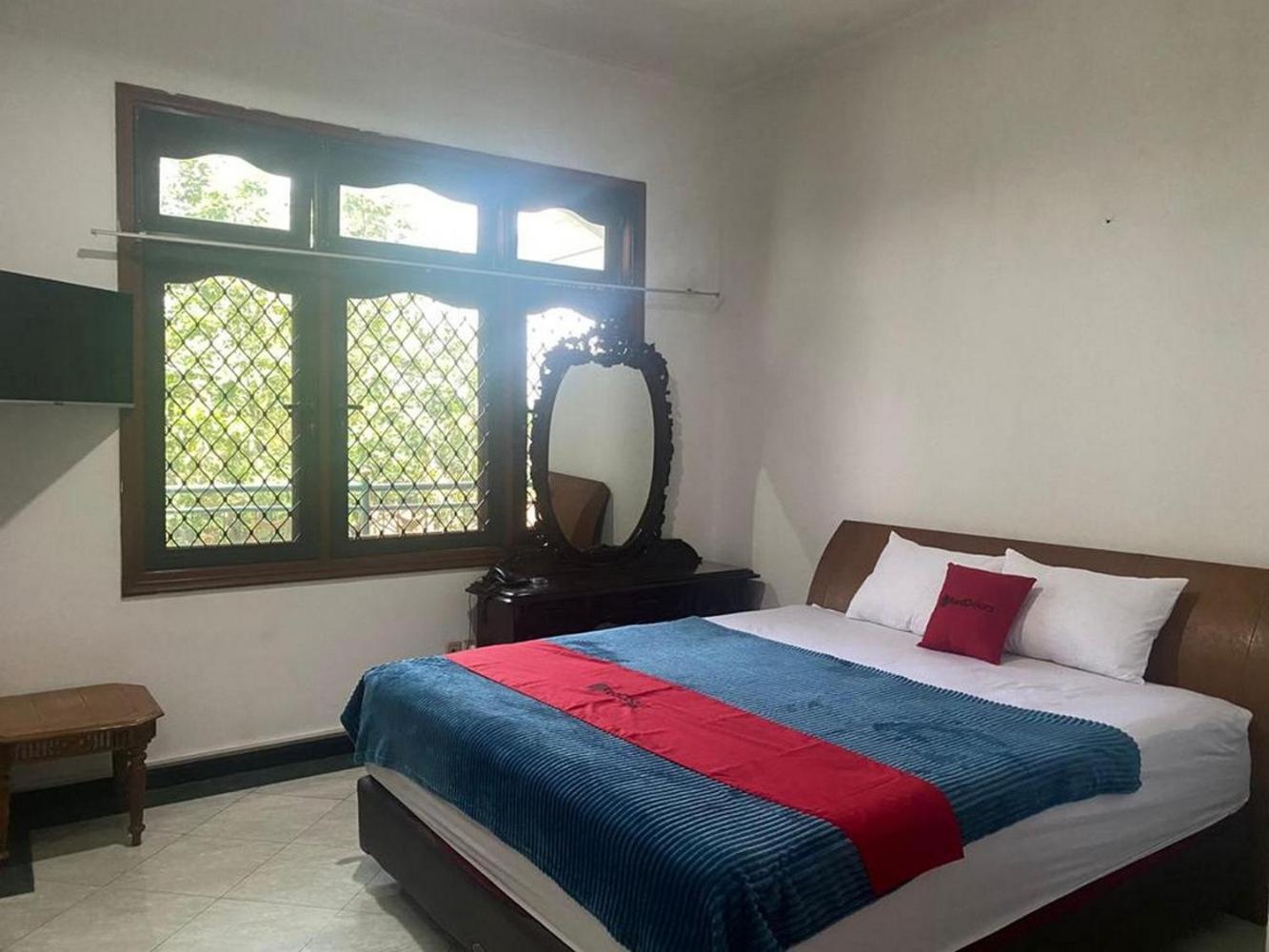 Deluxe Room - Photo 5
