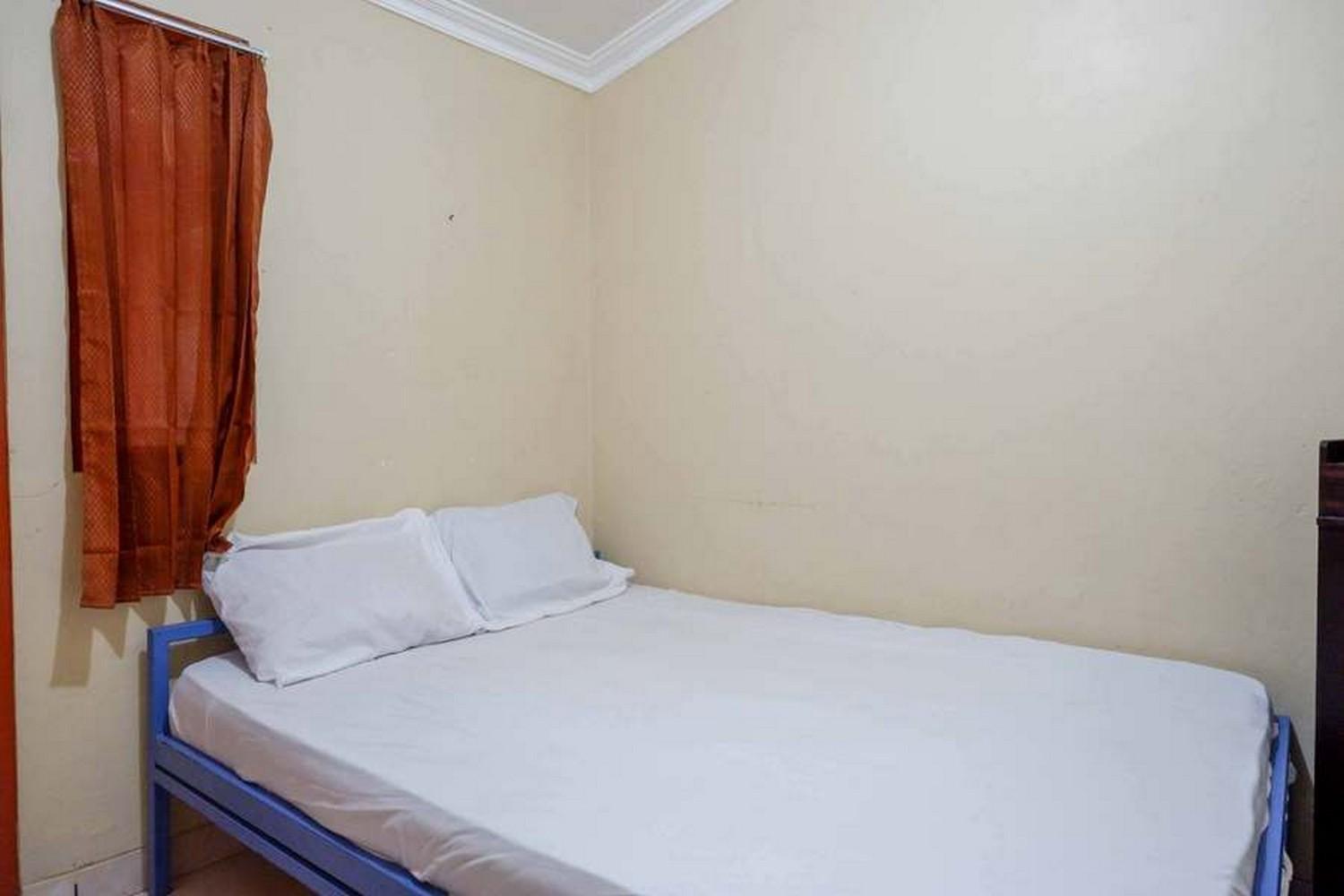 Standard Double Room with Shared Bathroom