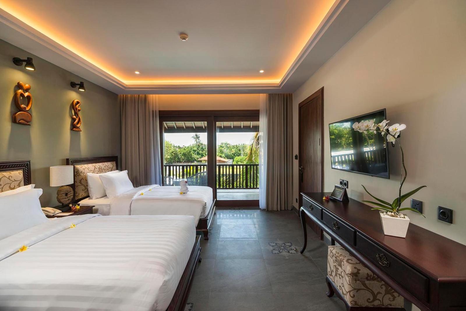 Suite Twin Room with Pool View photo 3