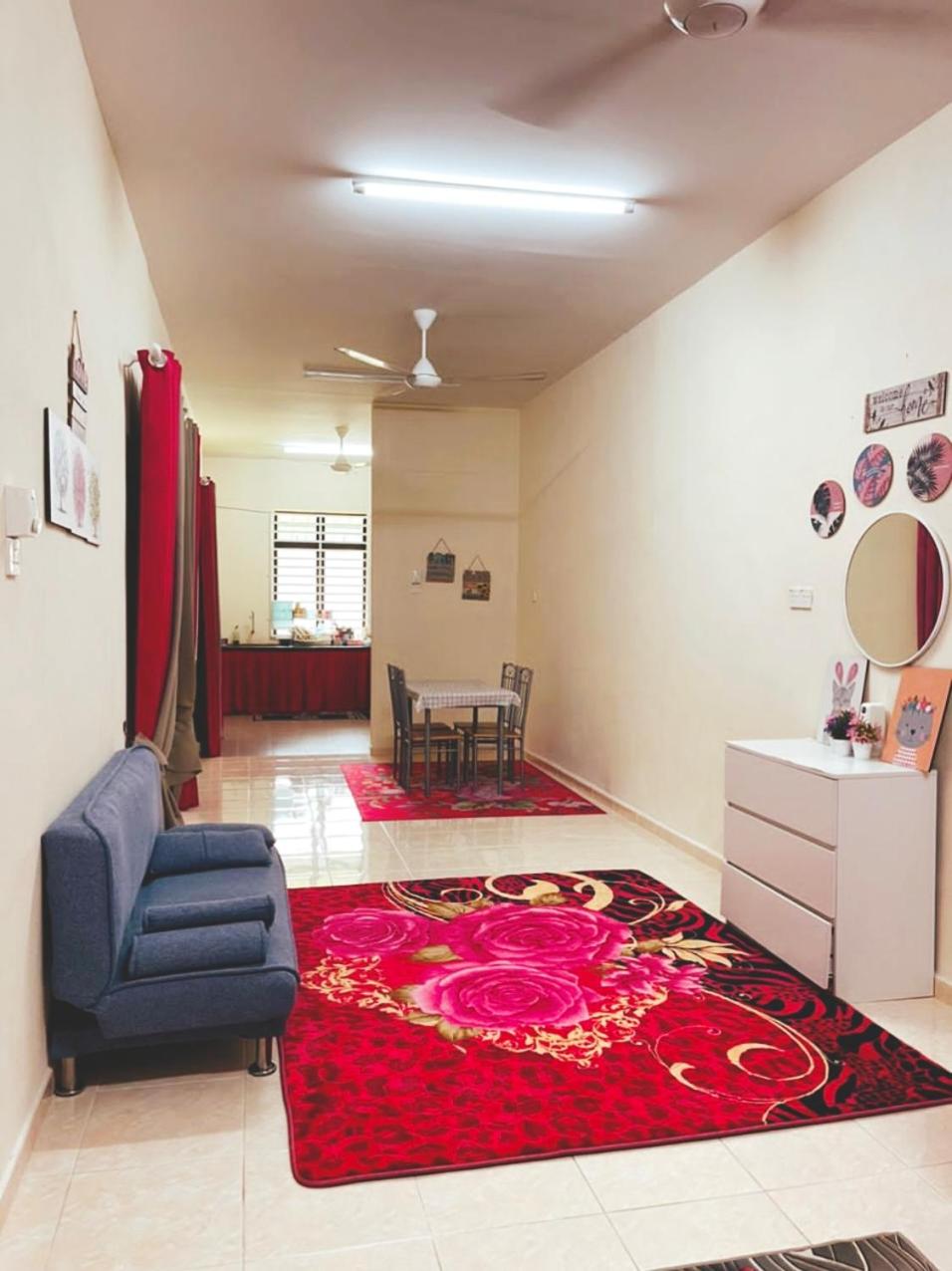 Three-Bedroom House photo 3