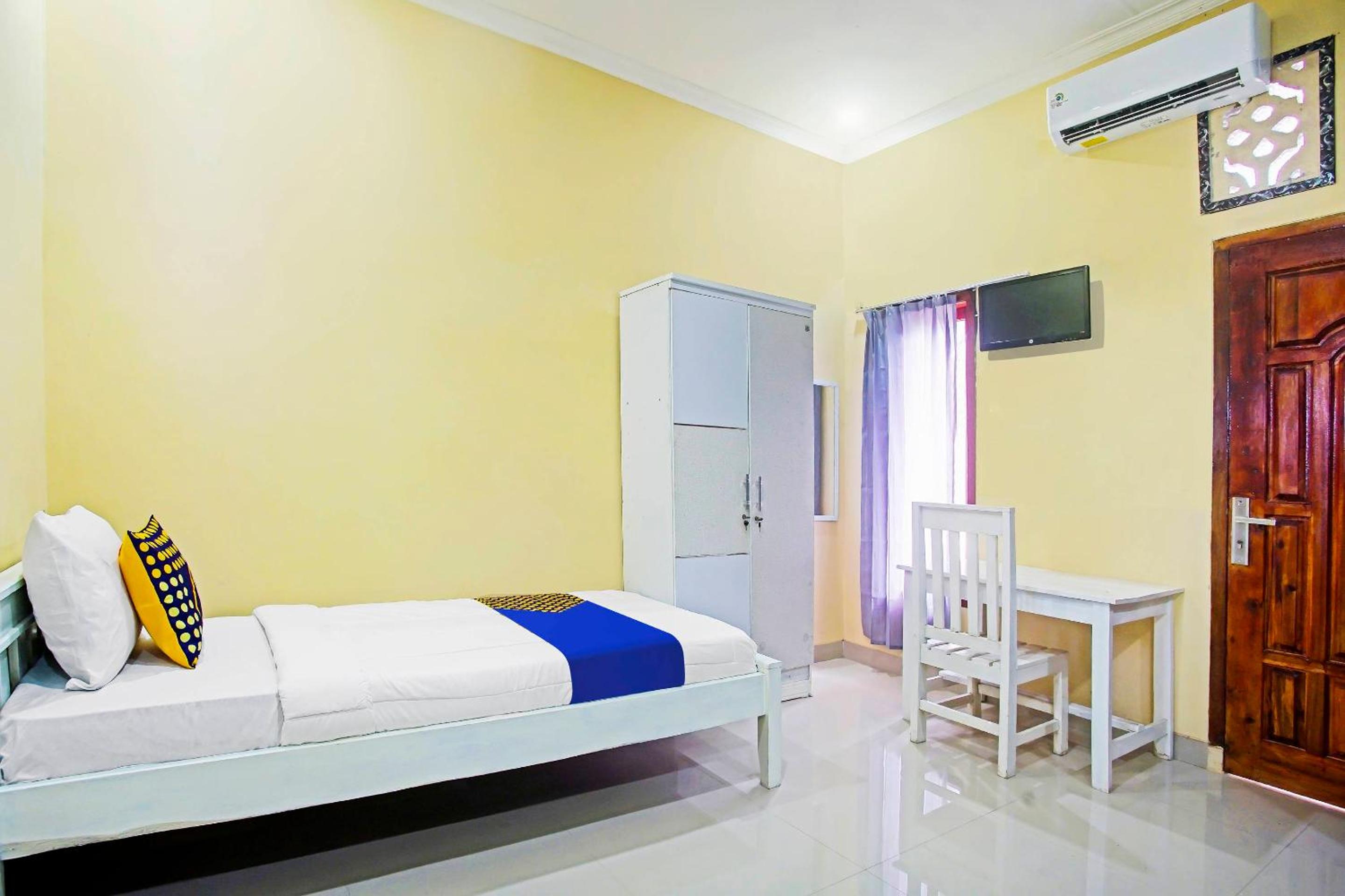 Small Twin Room photo 2