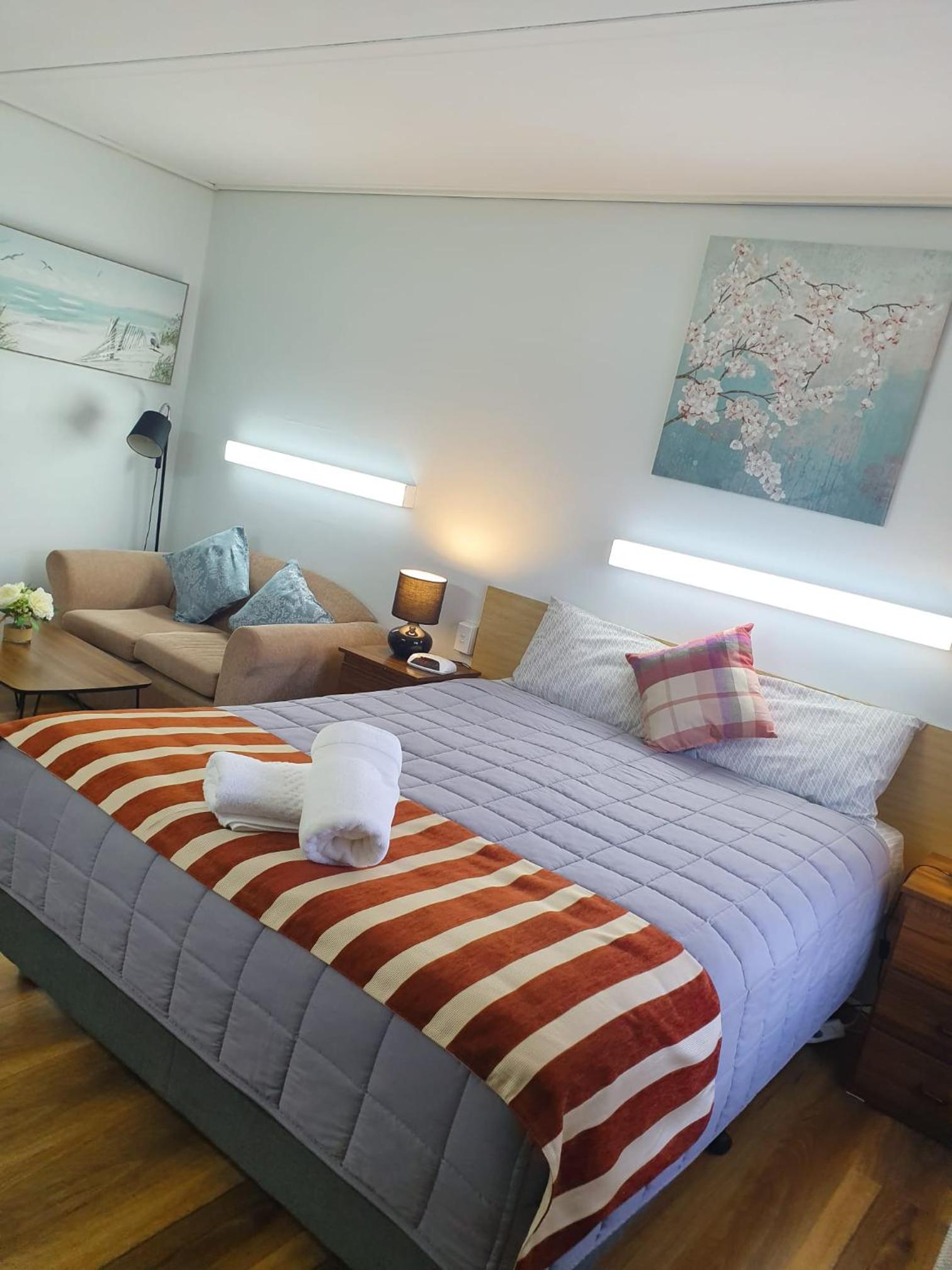 Deluxe Family Room - Photo 5