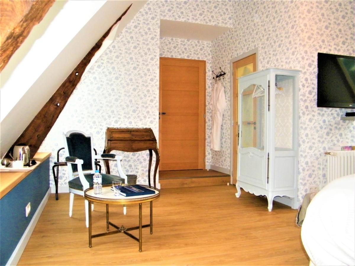 Deluxe King Room photo 2