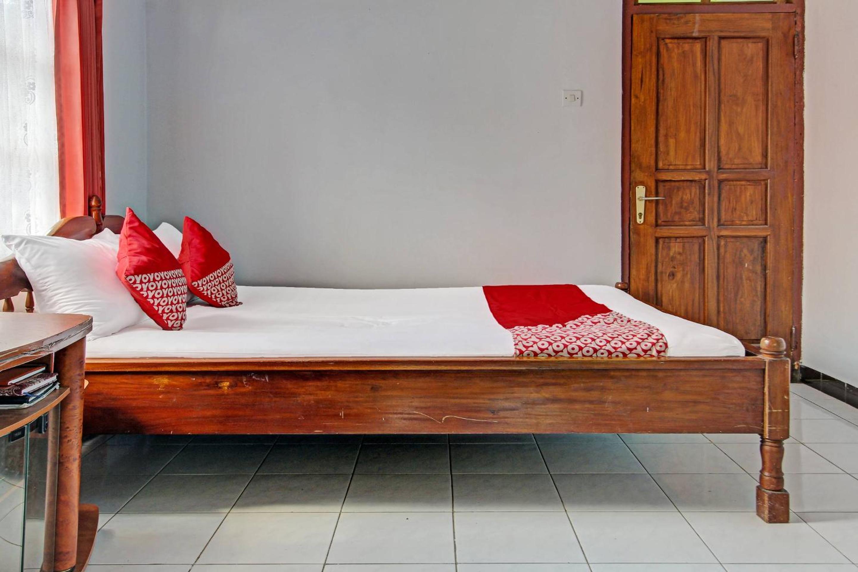 Double Room - Photo 12