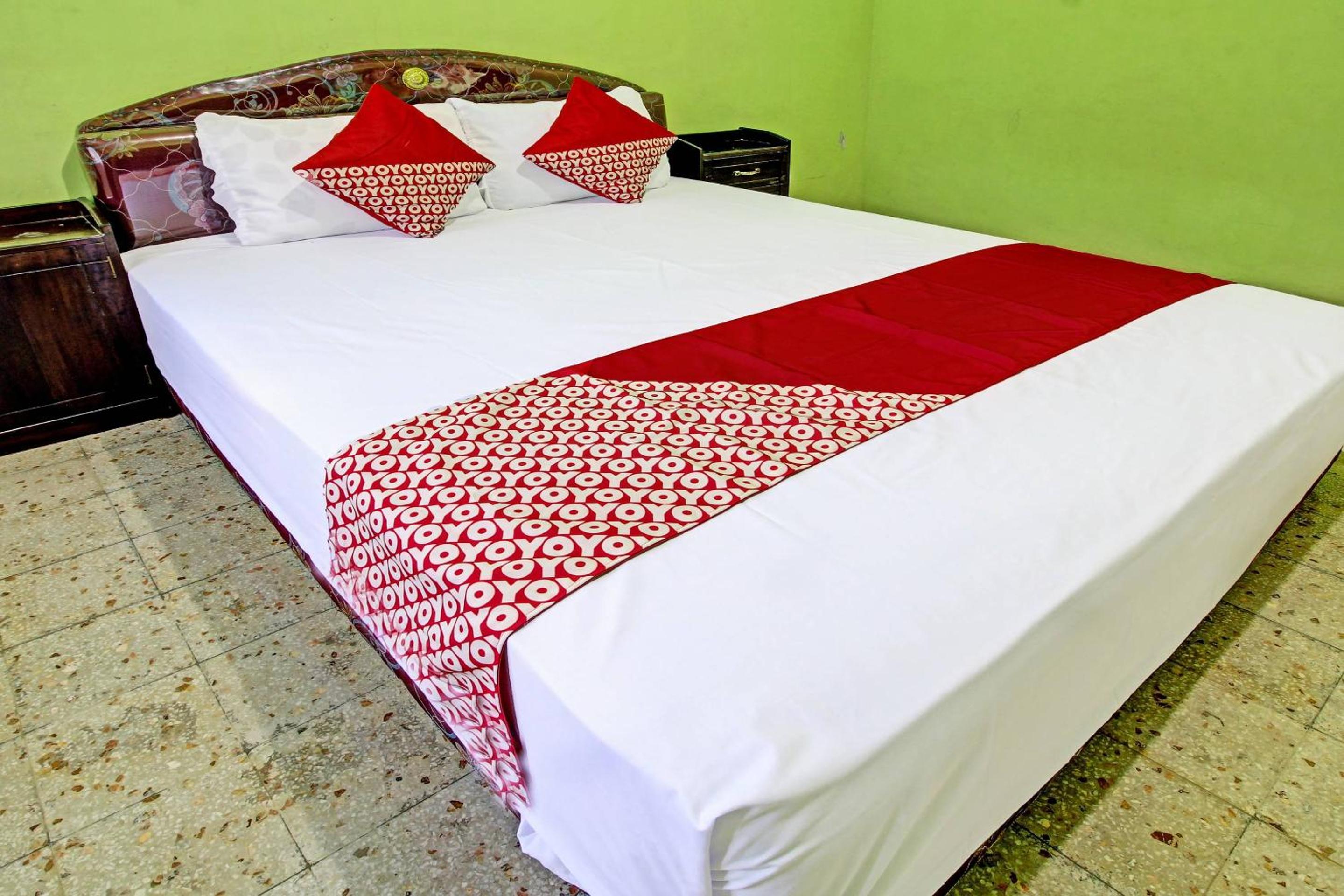 Double Room - Photo 16