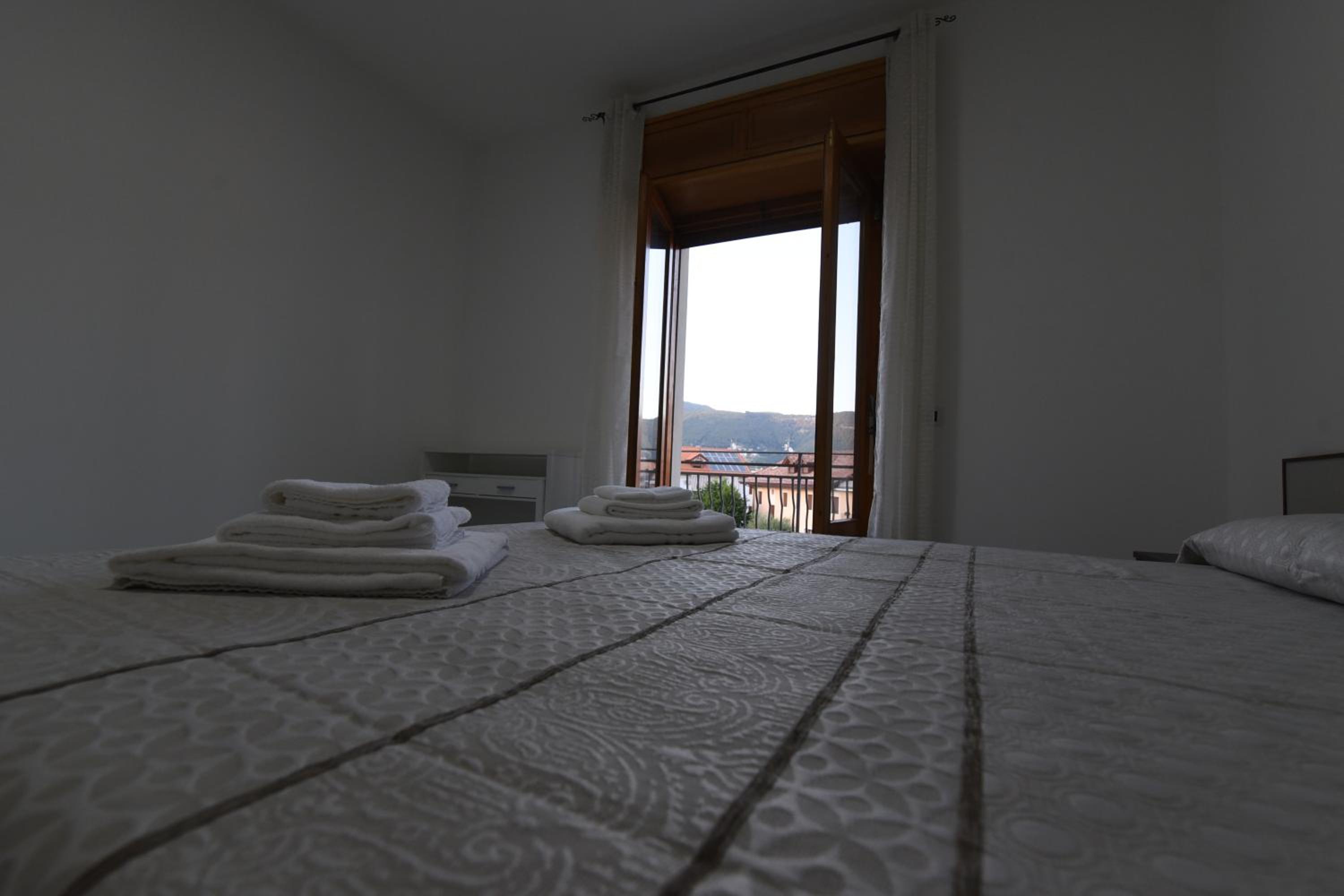 Apartment with Balcony photo 3